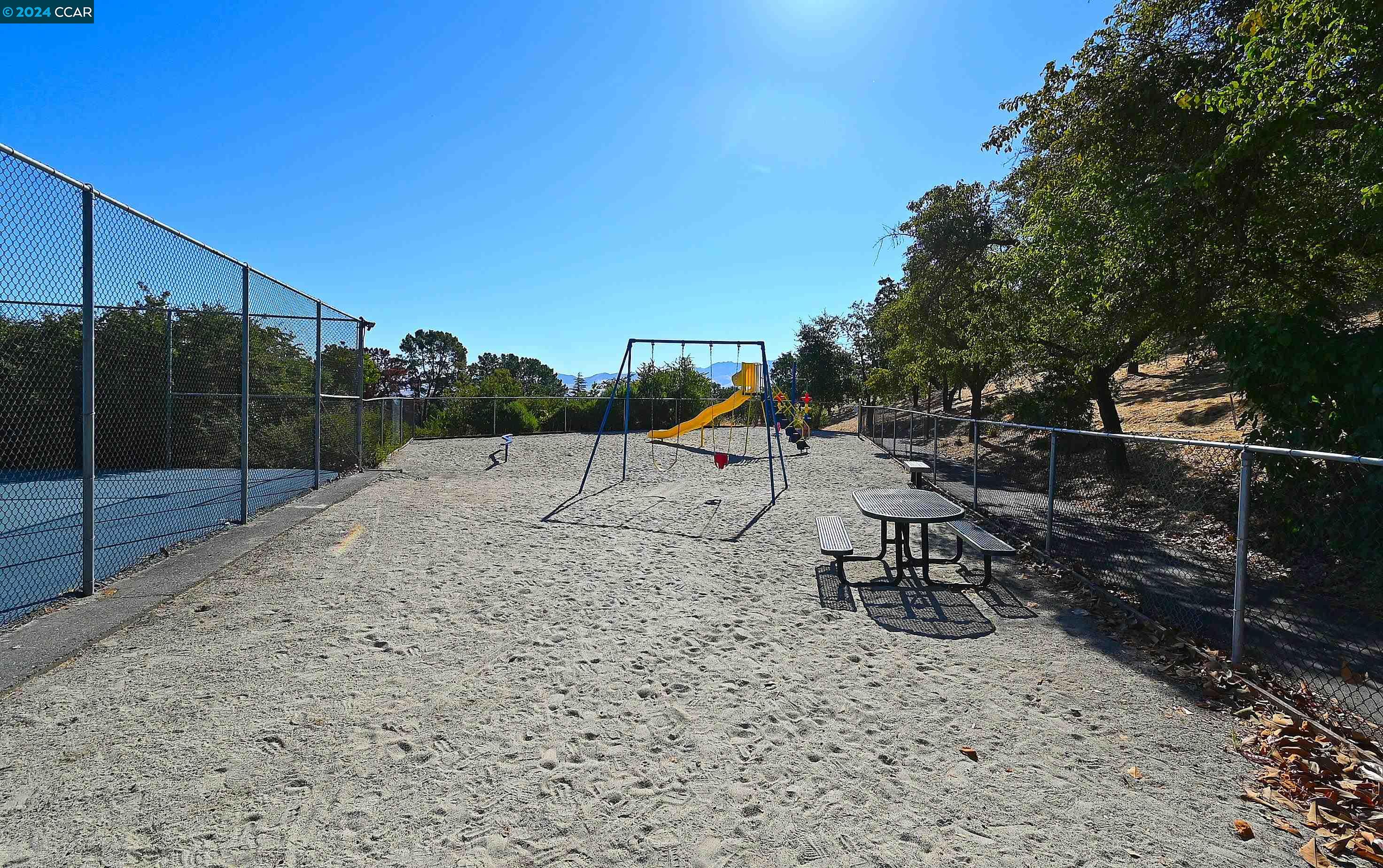 223 TIBURON CT