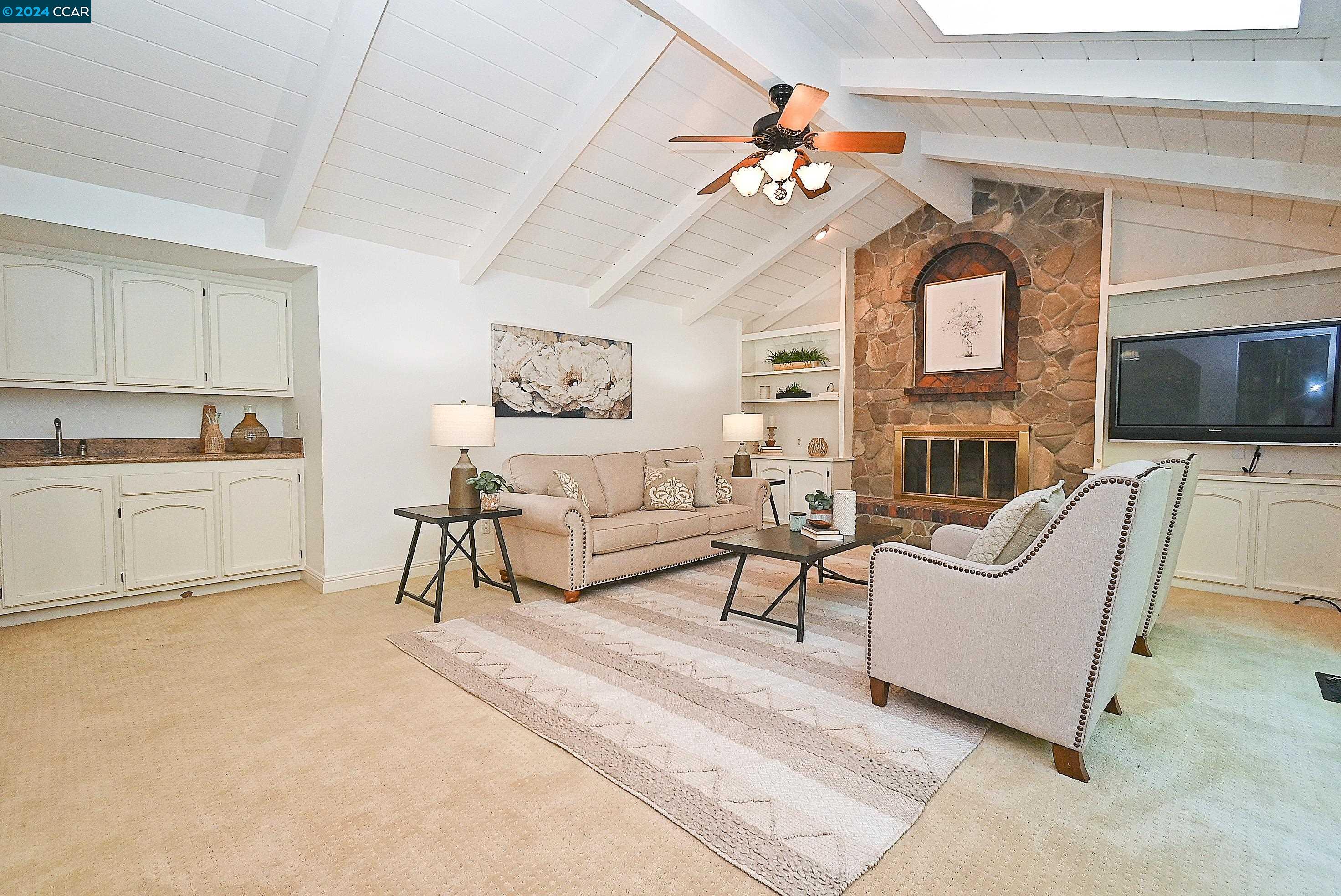 223 TIBURON CT