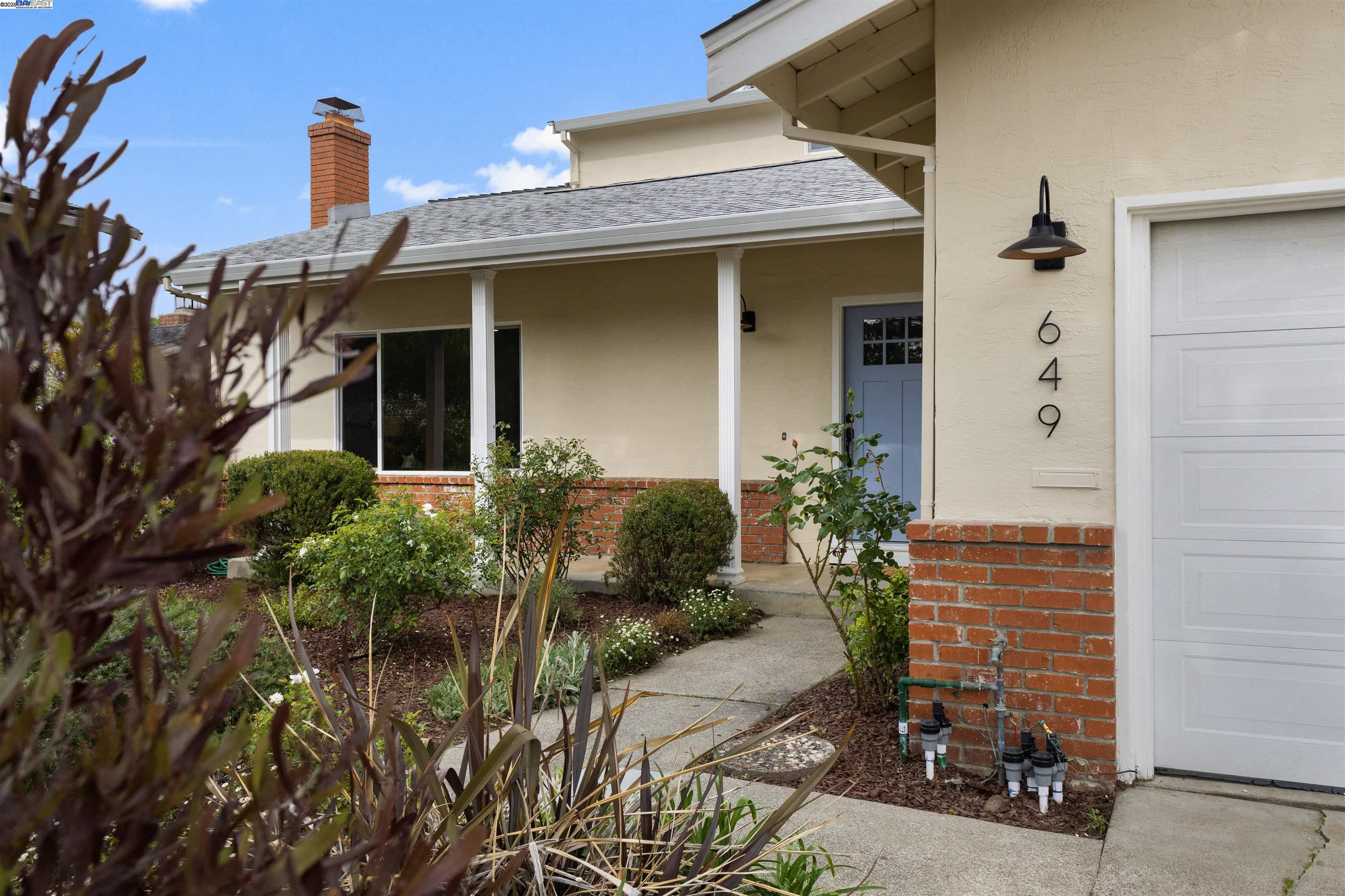 649 Sherree Dr