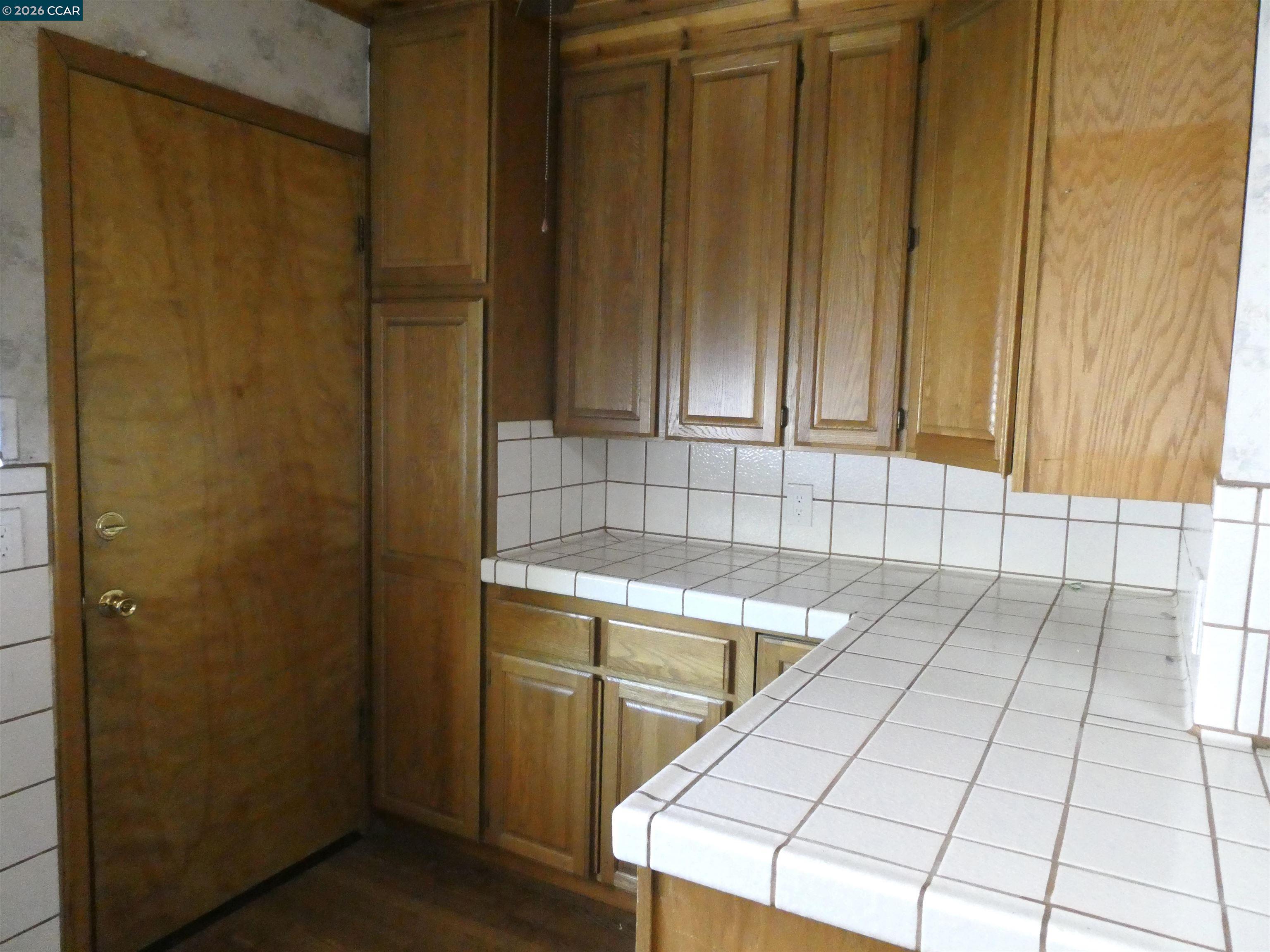 1906 Carolyn Dr