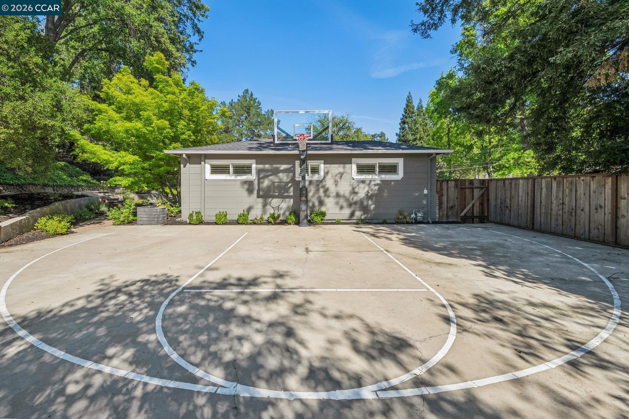 2148 Ward Dr