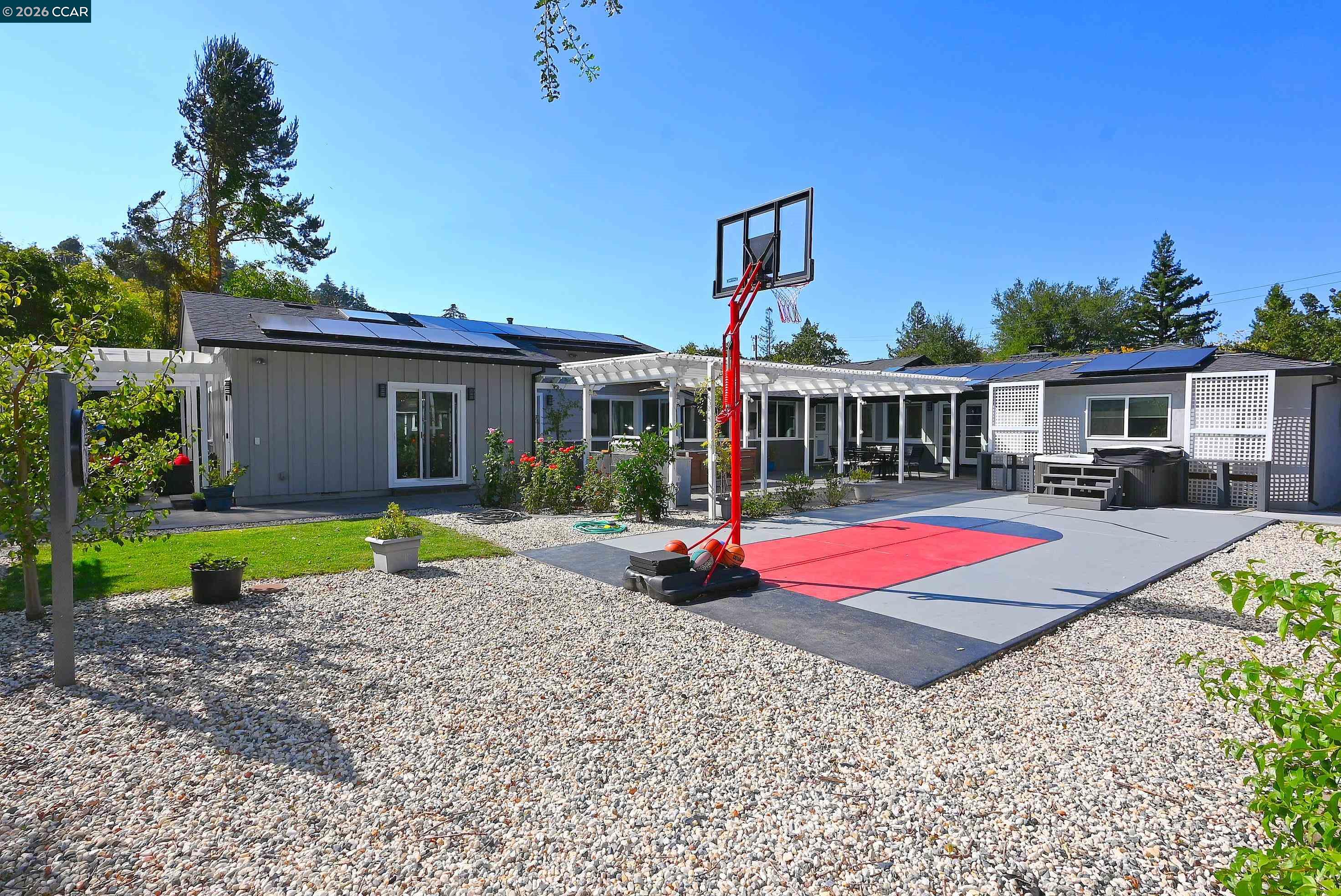 118 GLEN CT