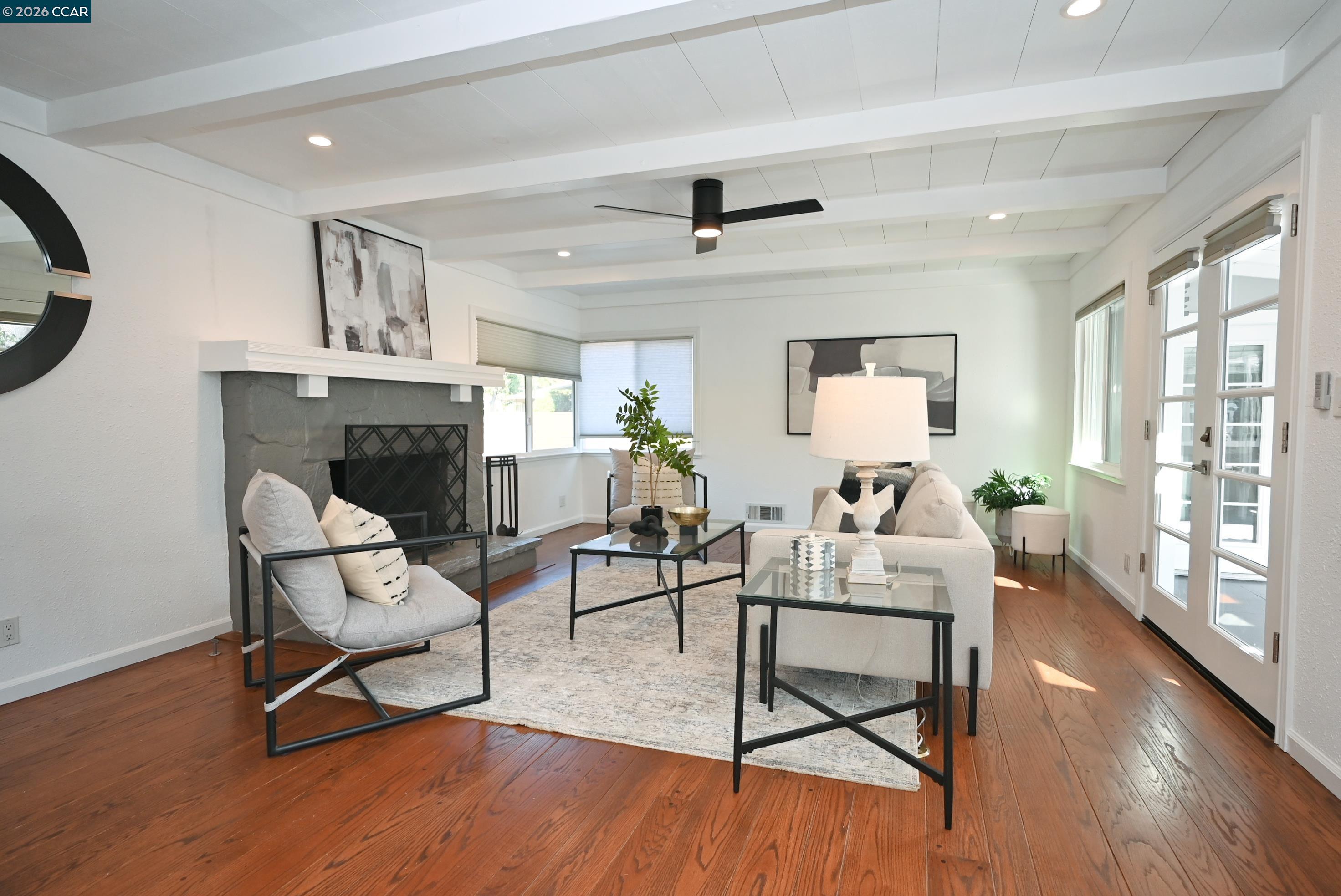 118 GLEN CT