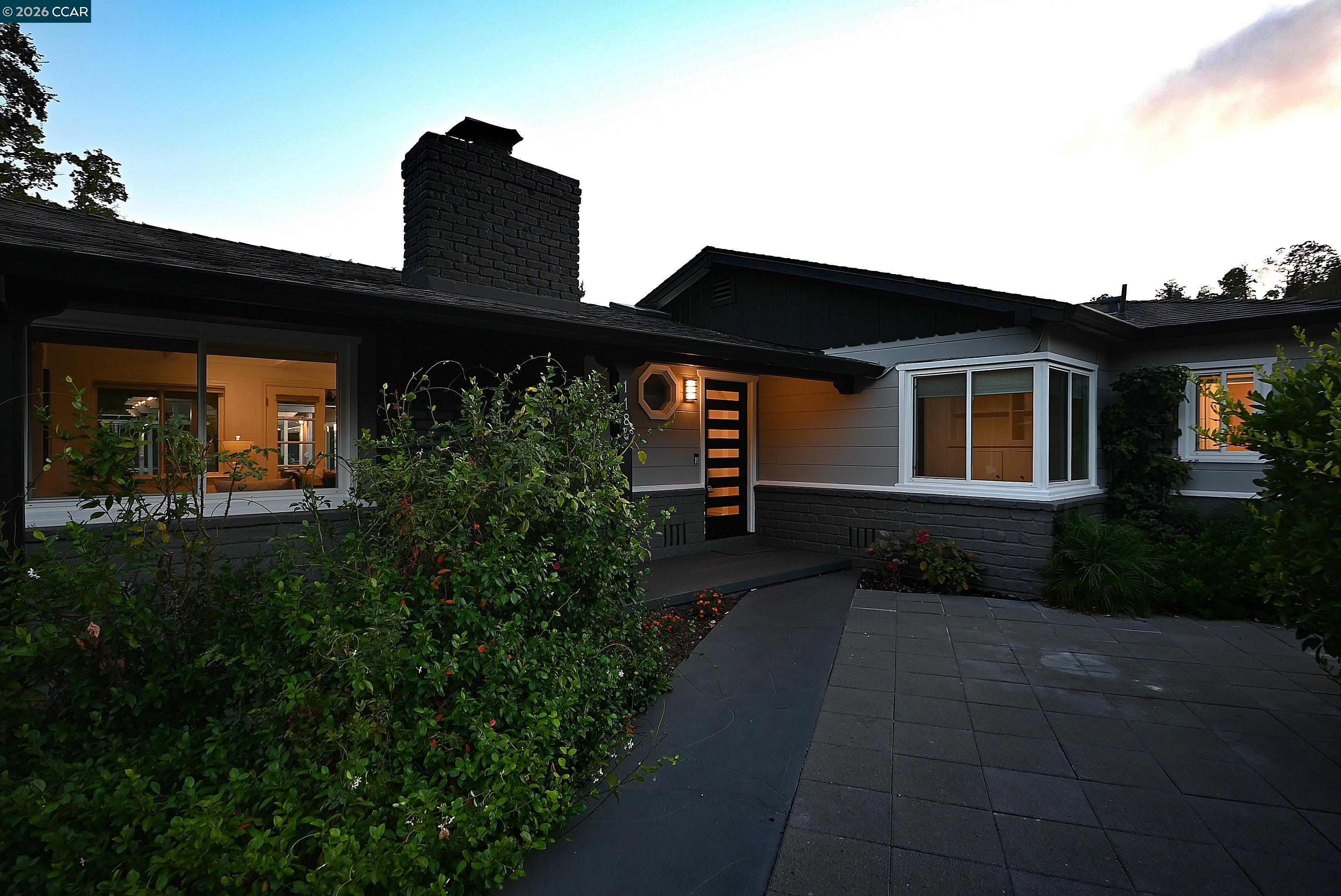118 GLEN CT