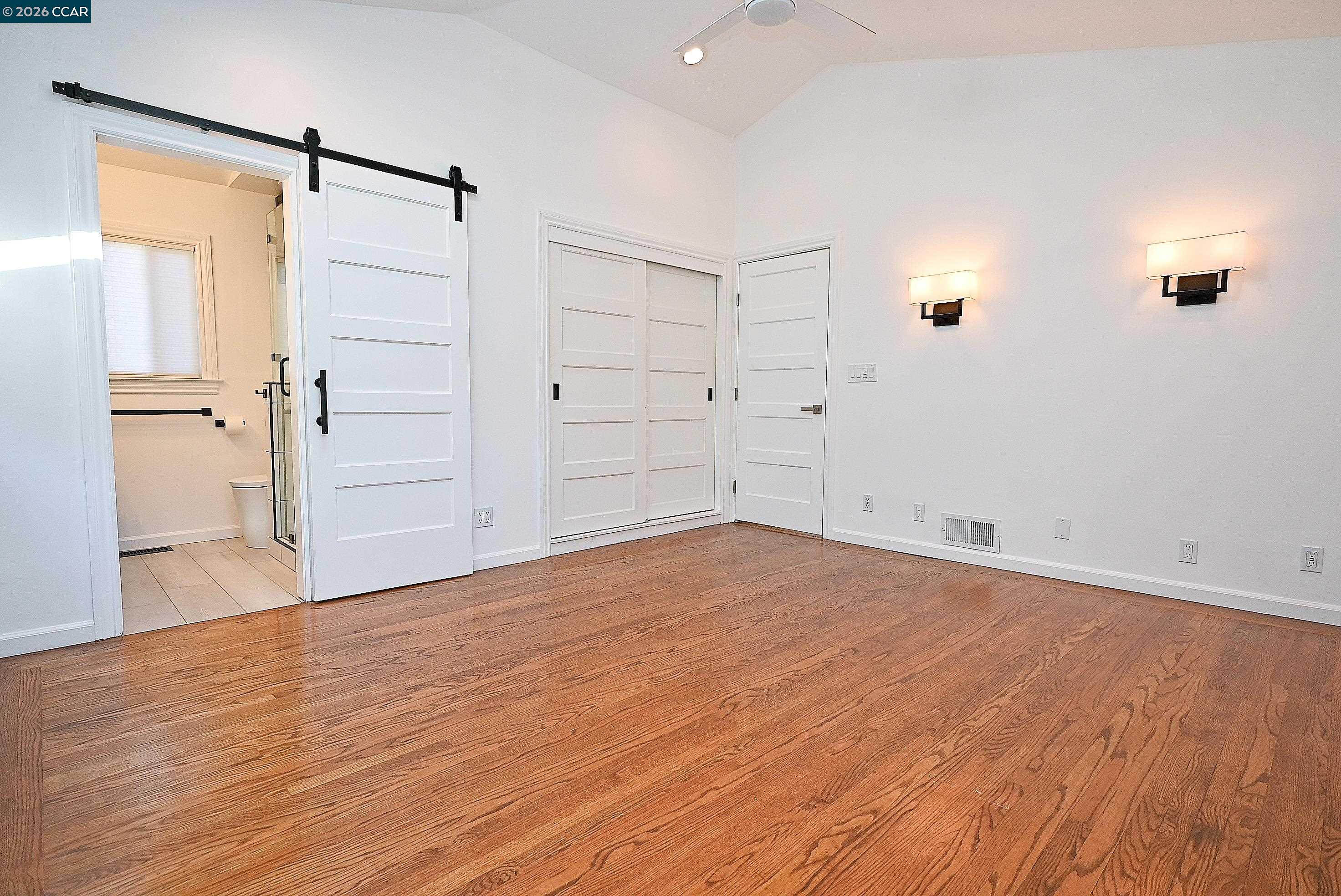 118 GLEN CT