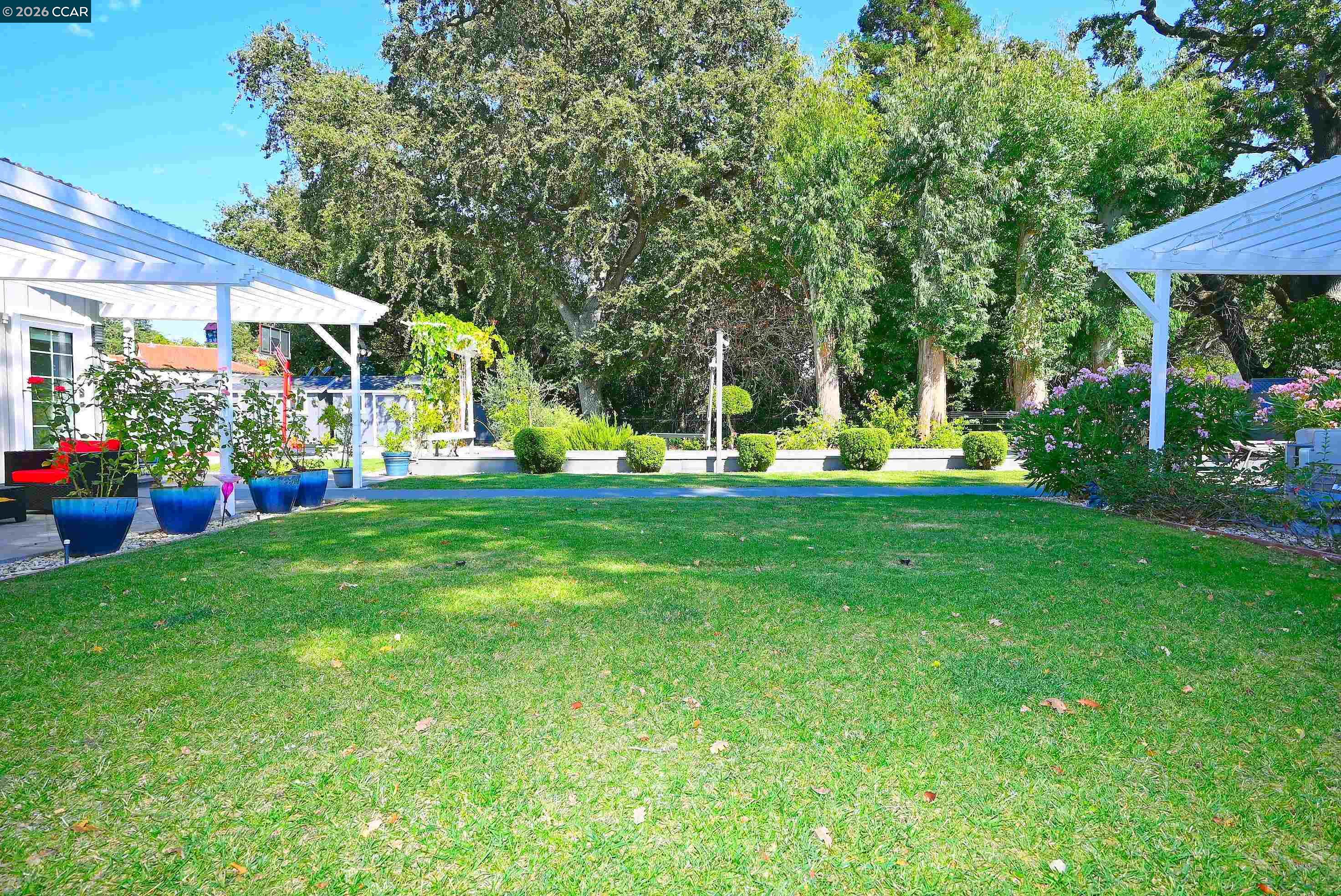 118 GLEN CT