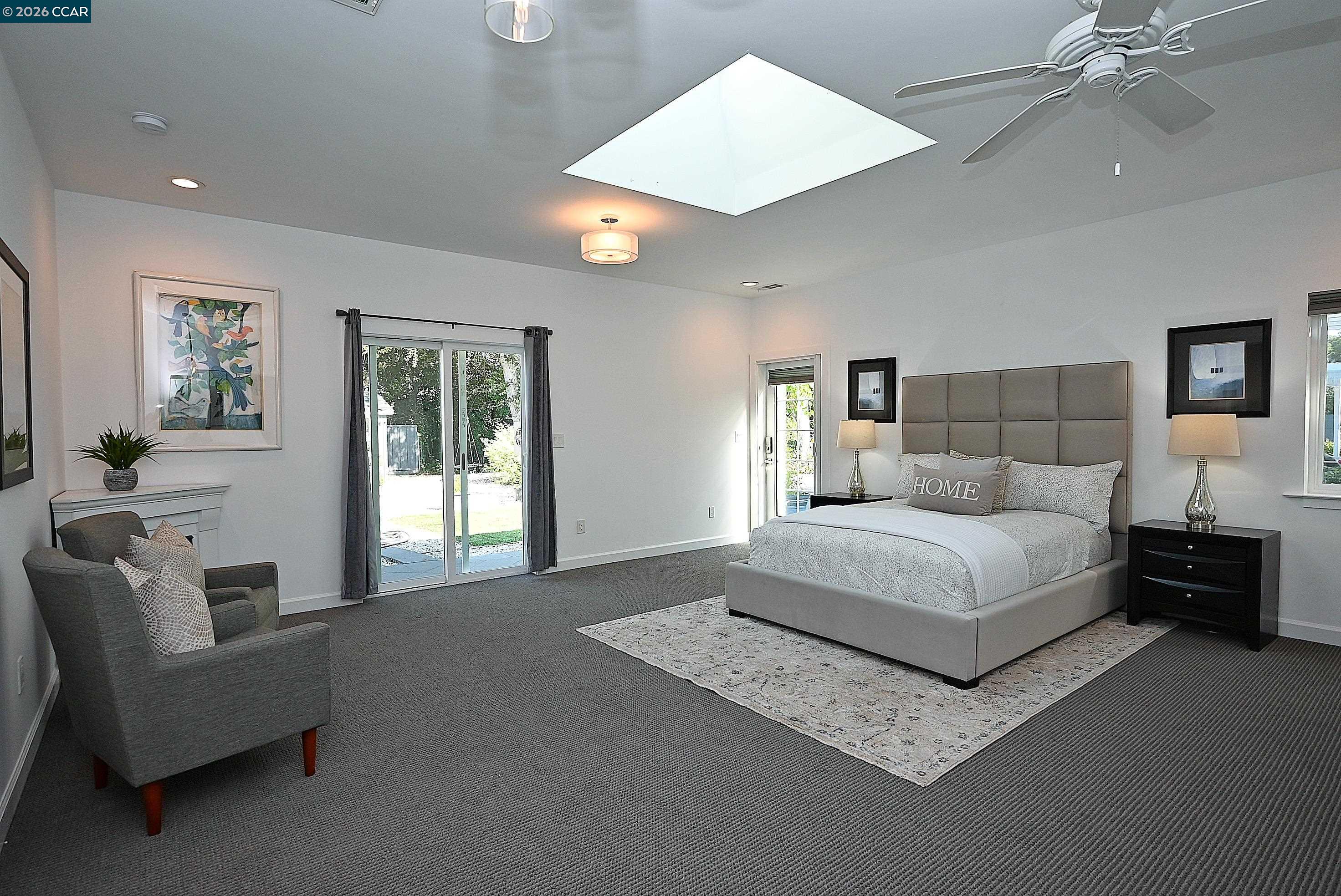118 GLEN CT
