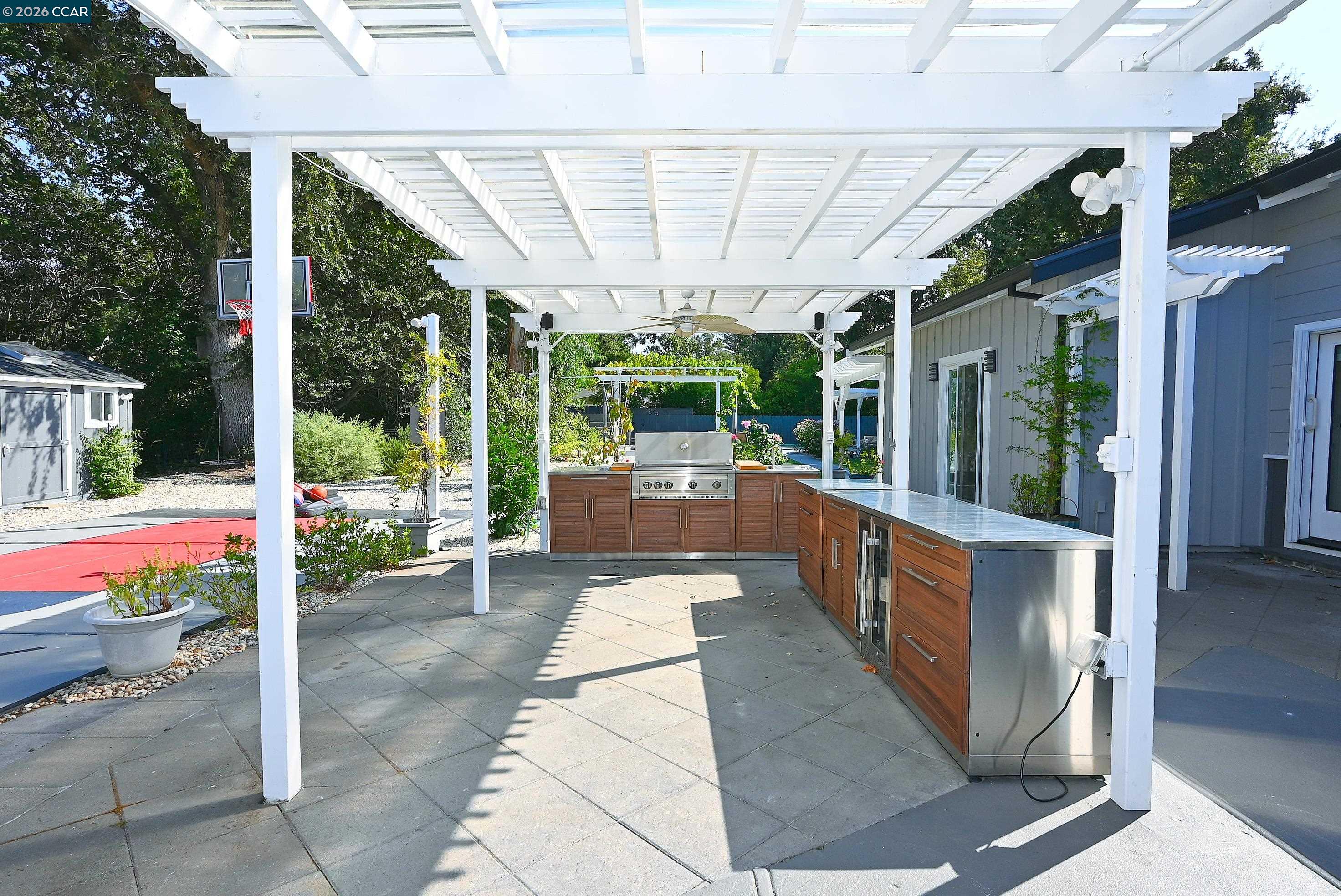 118 GLEN CT