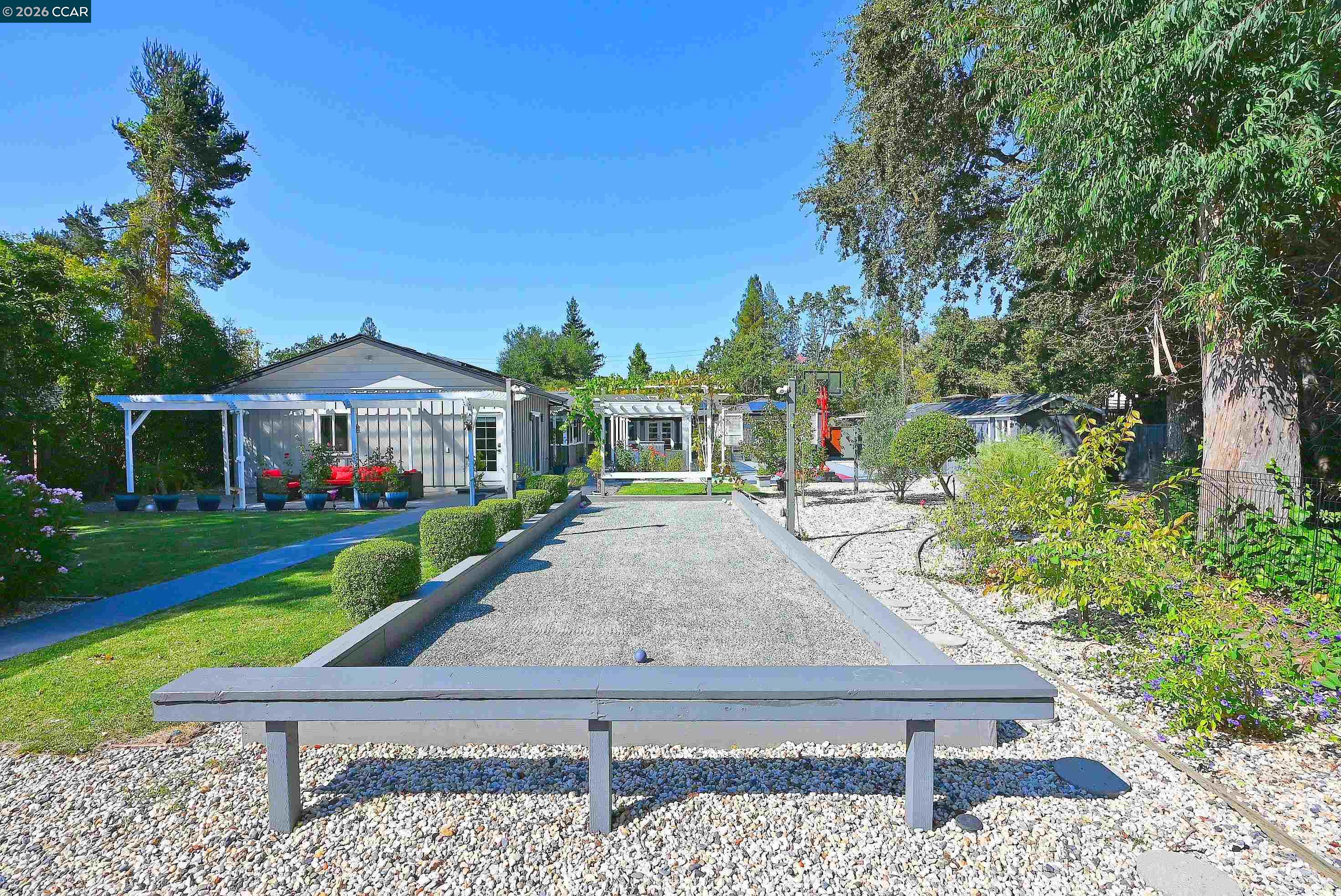 118 GLEN CT