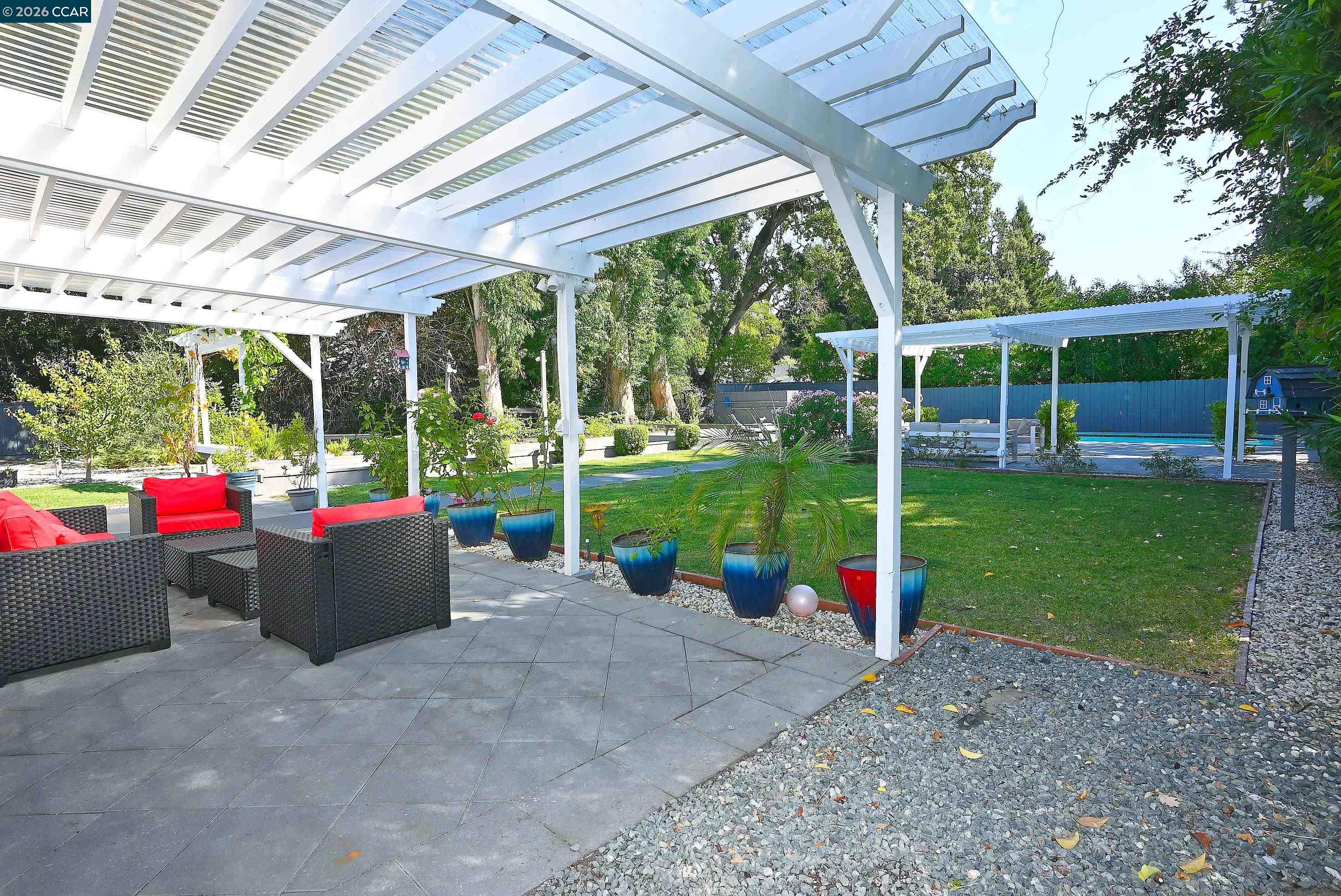 118 GLEN CT