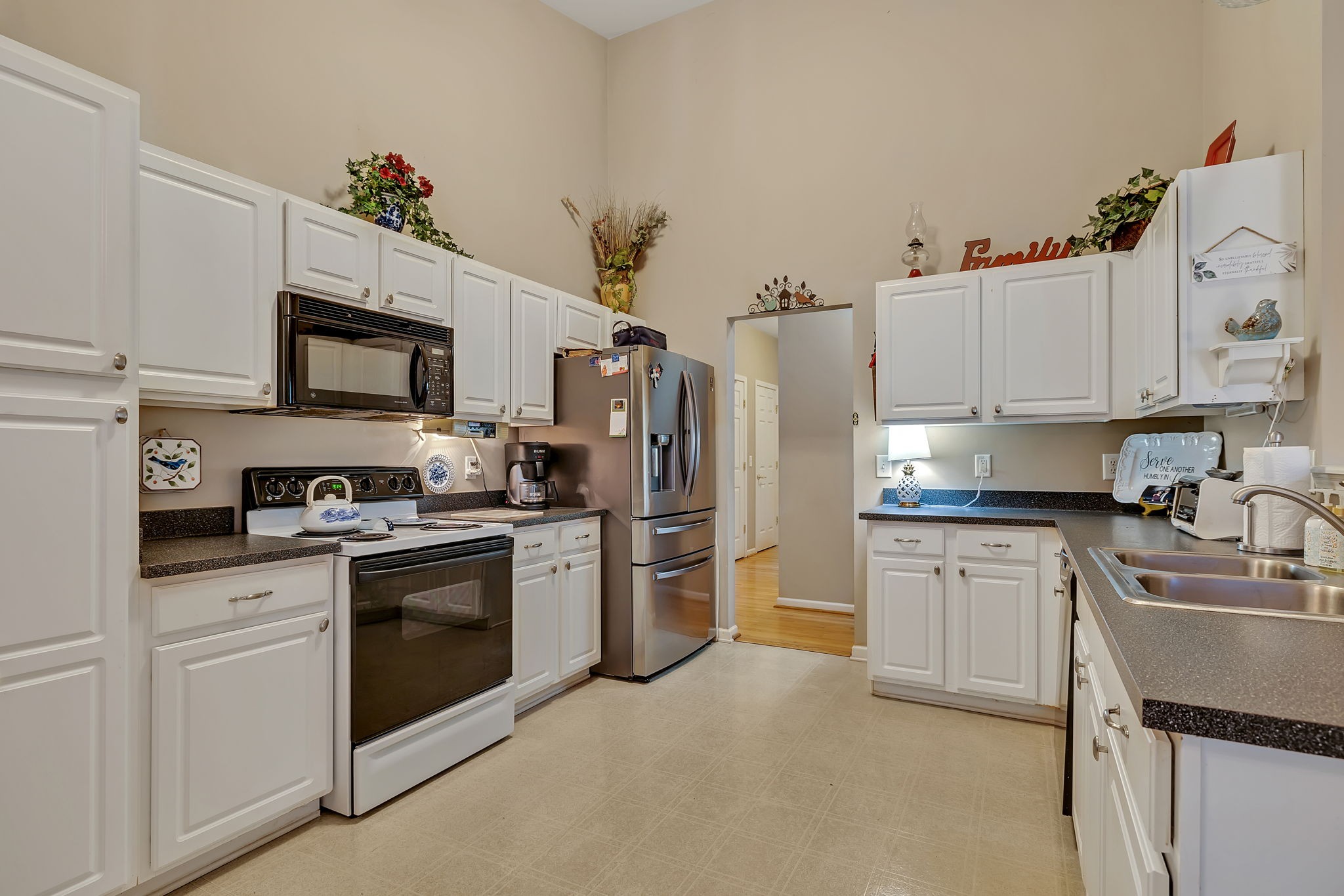 1029 Whitley Pl