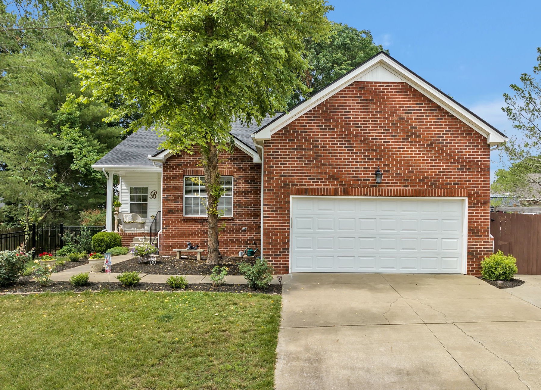 1029 Whitley Pl