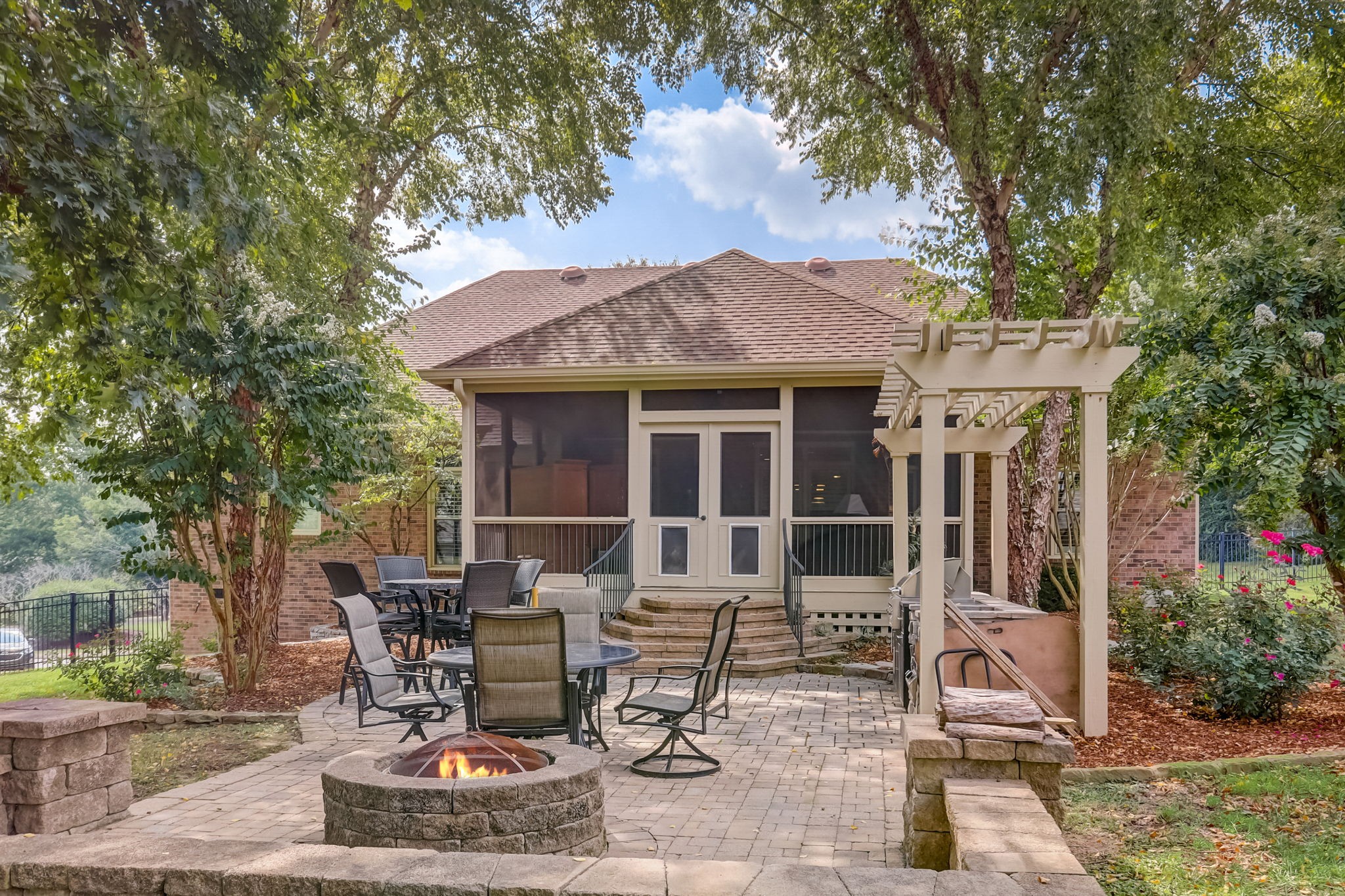 408 Treeshore Ln