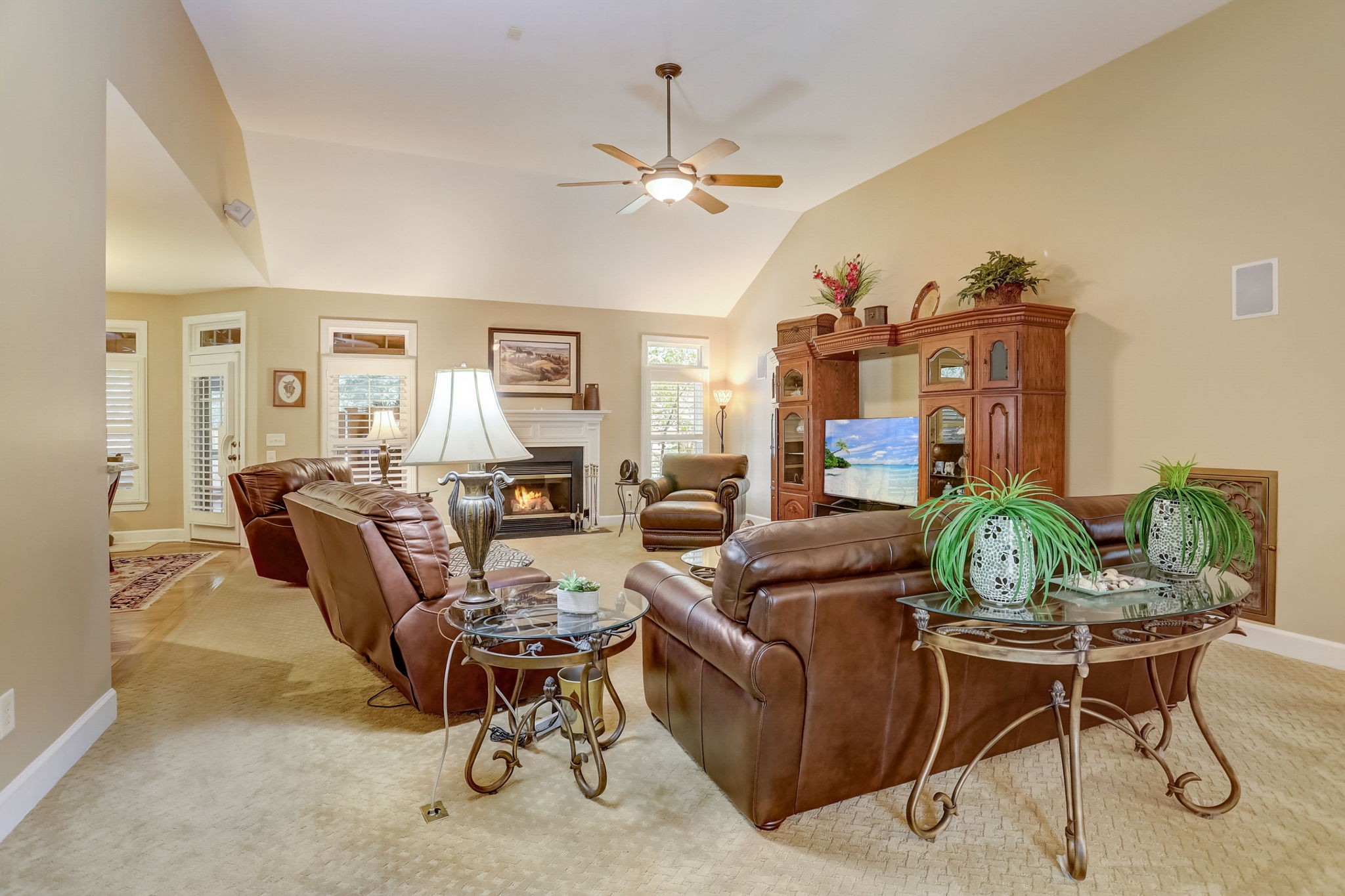 408 Treeshore Ln