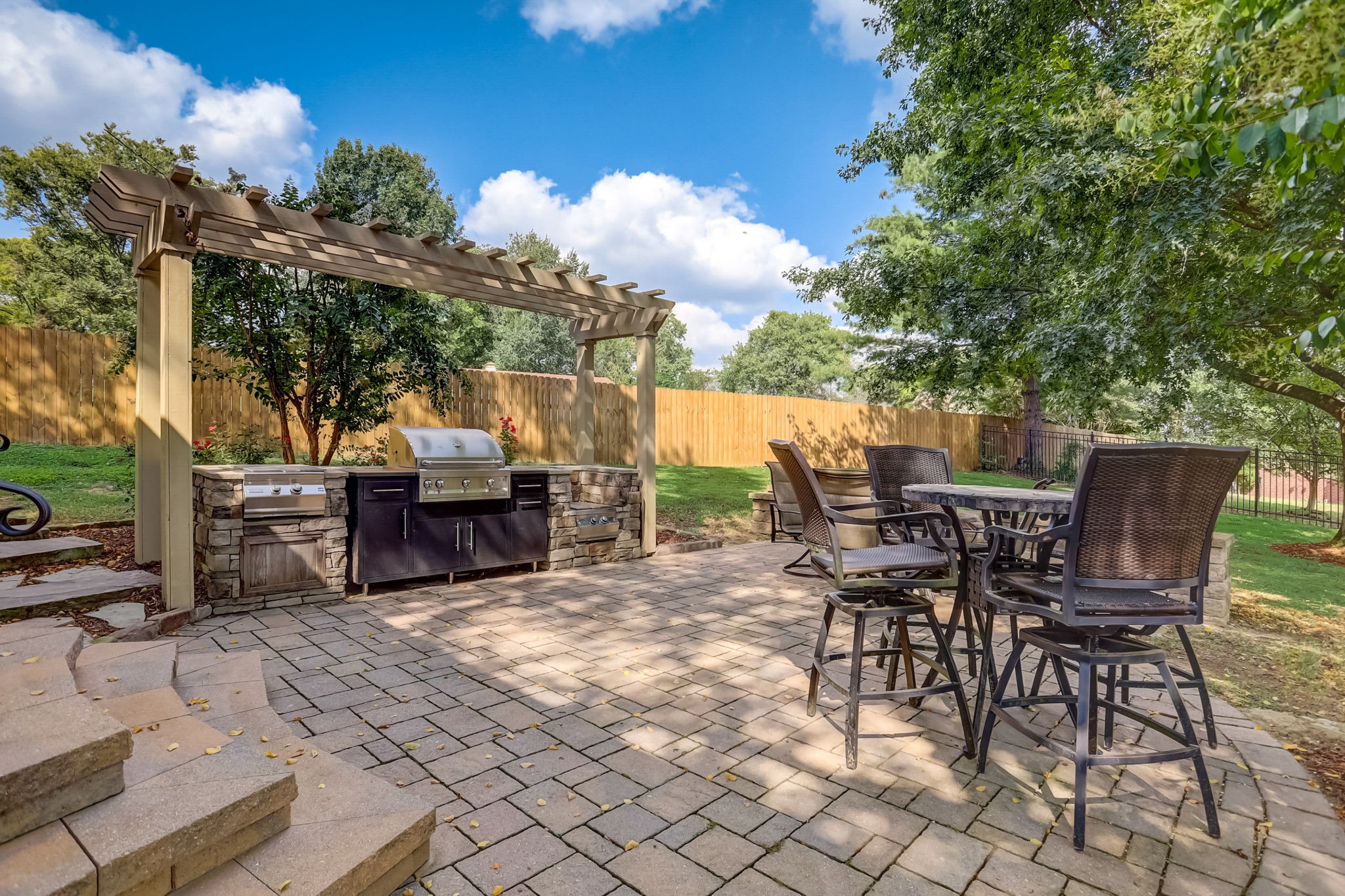 408 Treeshore Ln