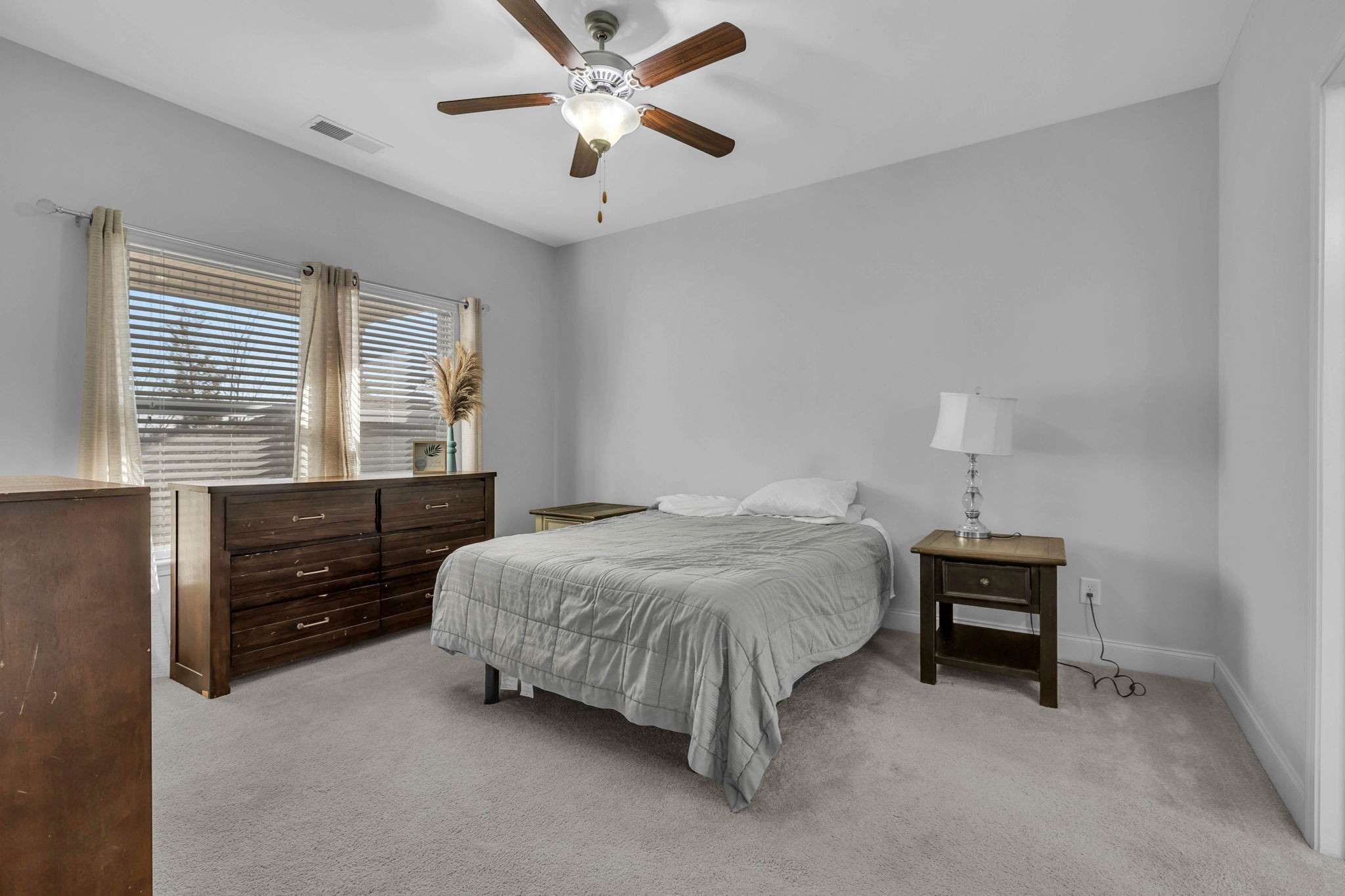 1386 Whispering Oaks Dr