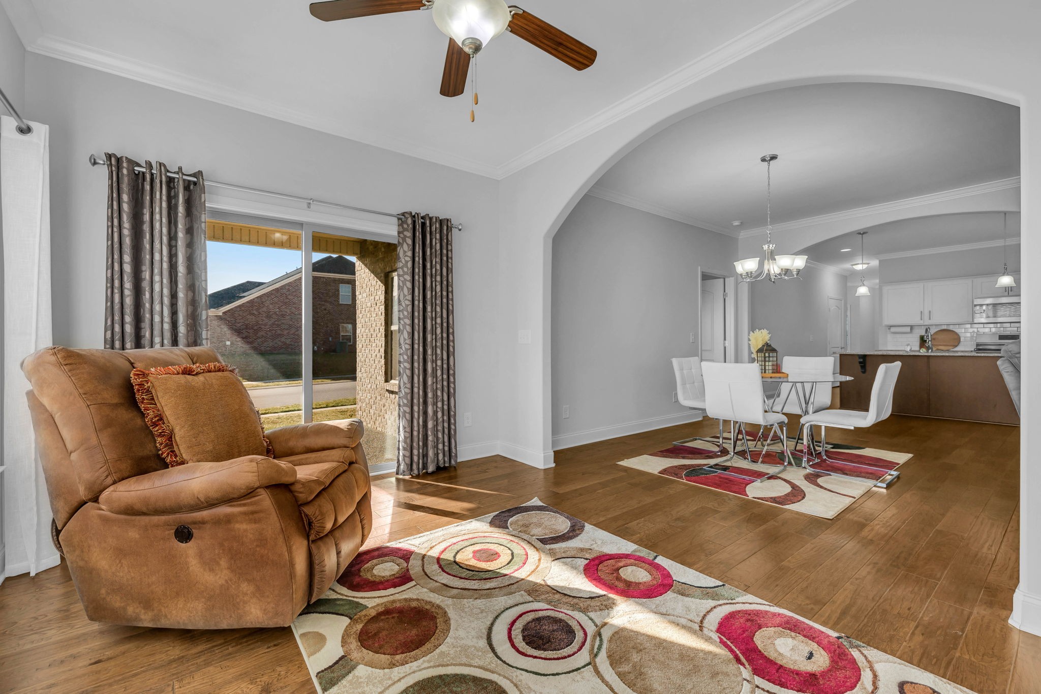 1386 Whispering Oaks Dr