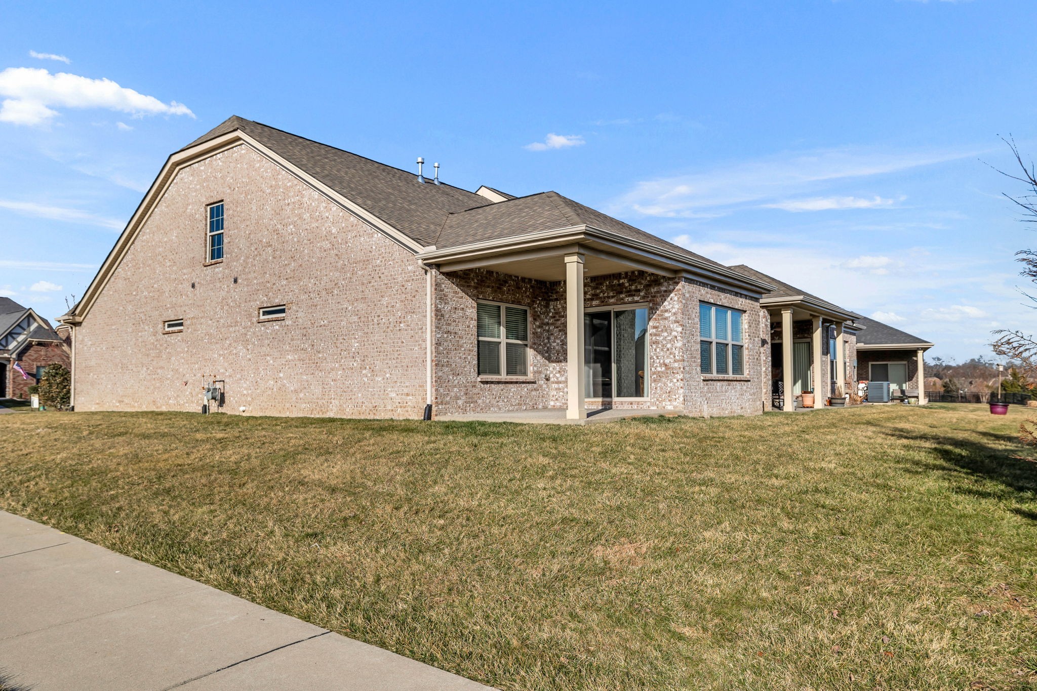 1386 Whispering Oaks Dr