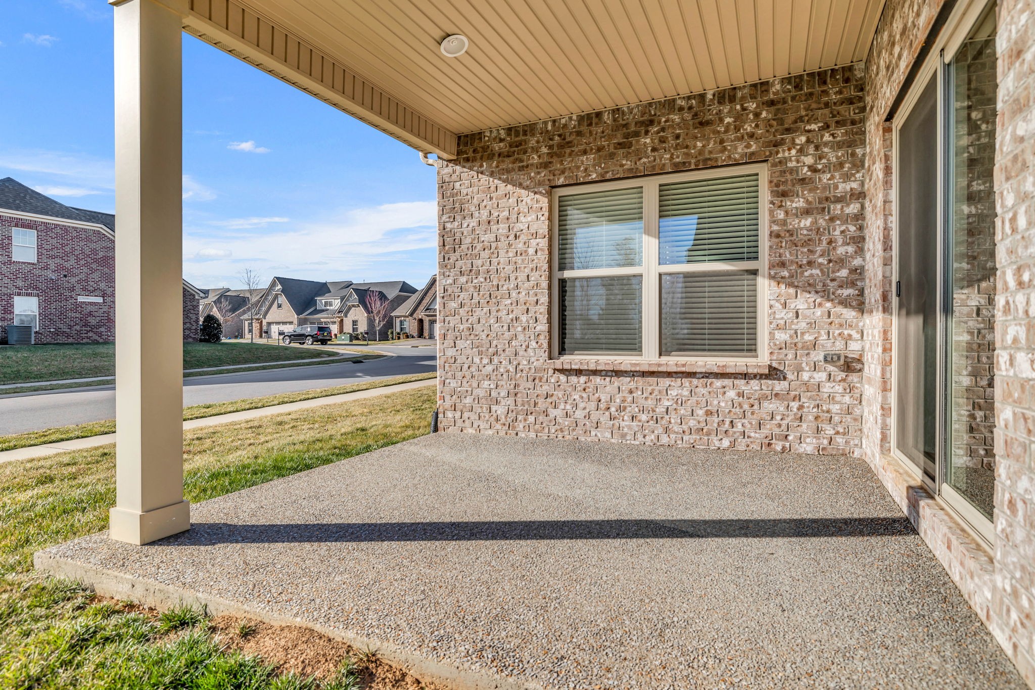 1386 Whispering Oaks Dr