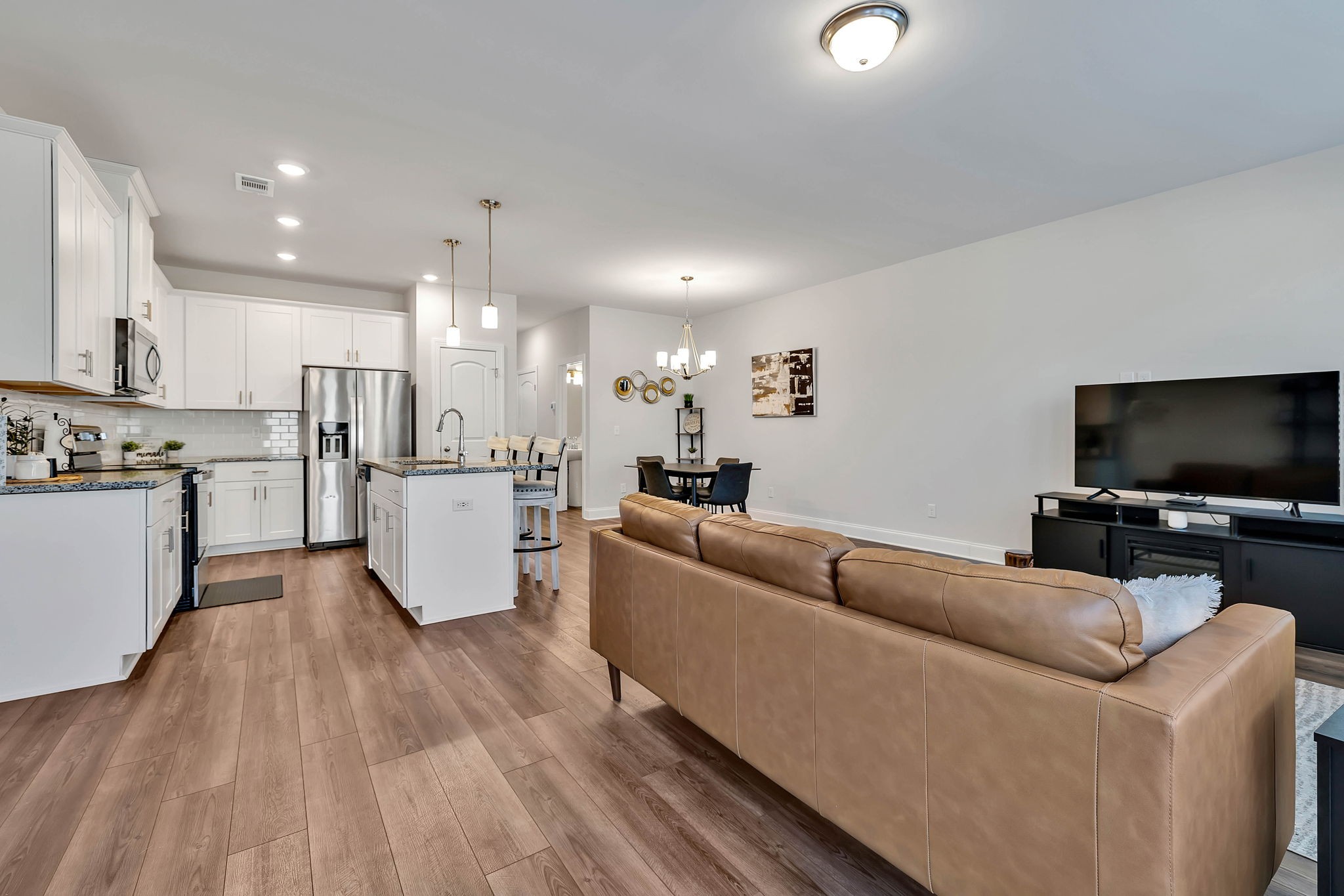 254 Netherlands Blvd
