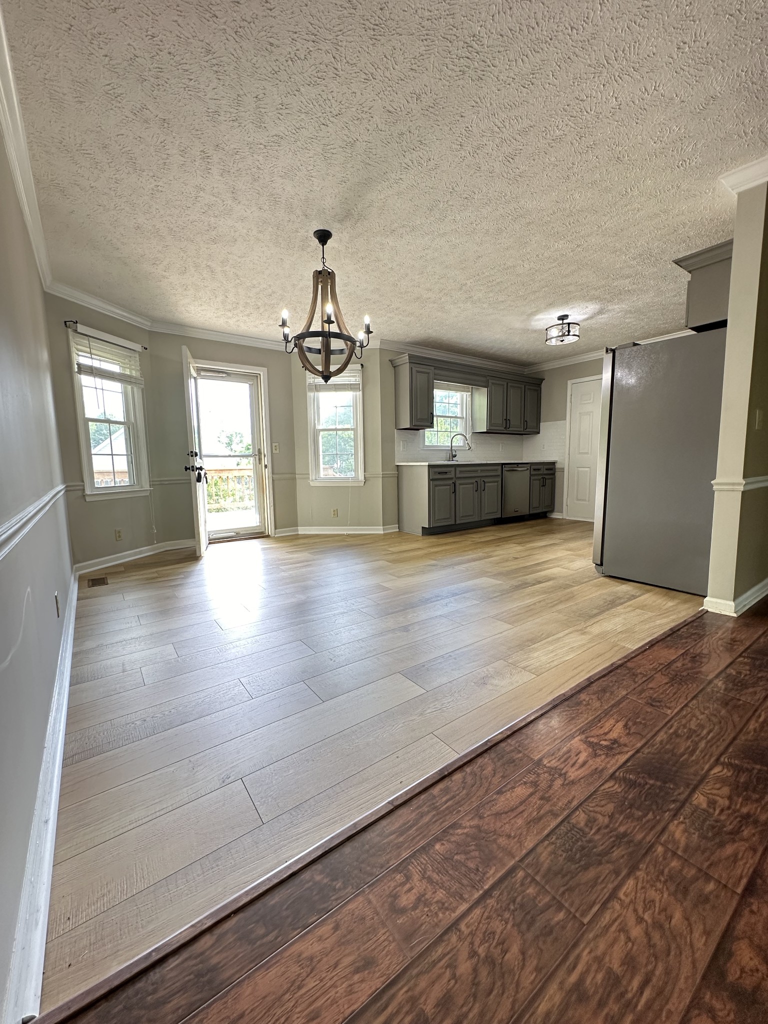 3455 Ridgefield Dr