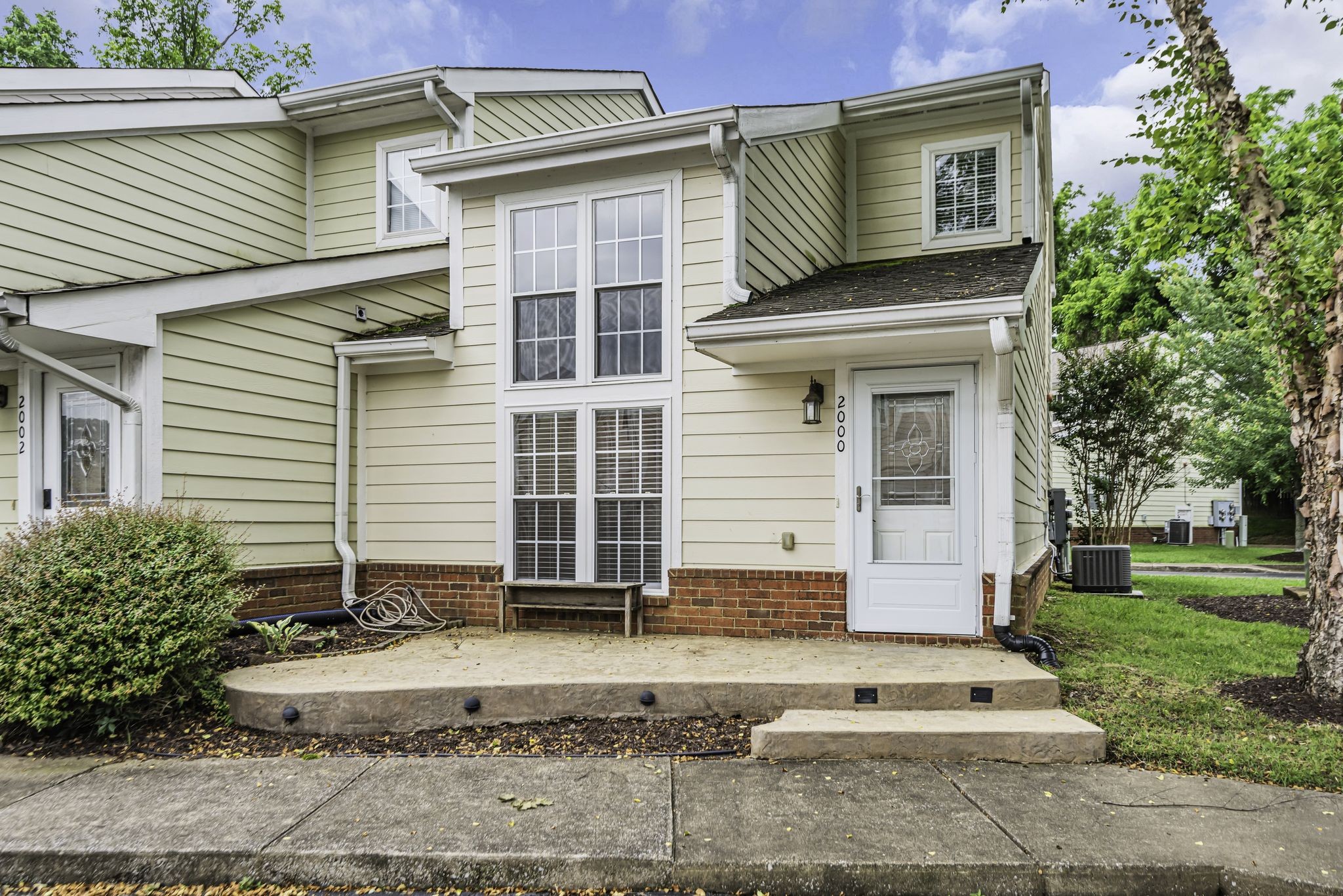 2000 Birch Ln