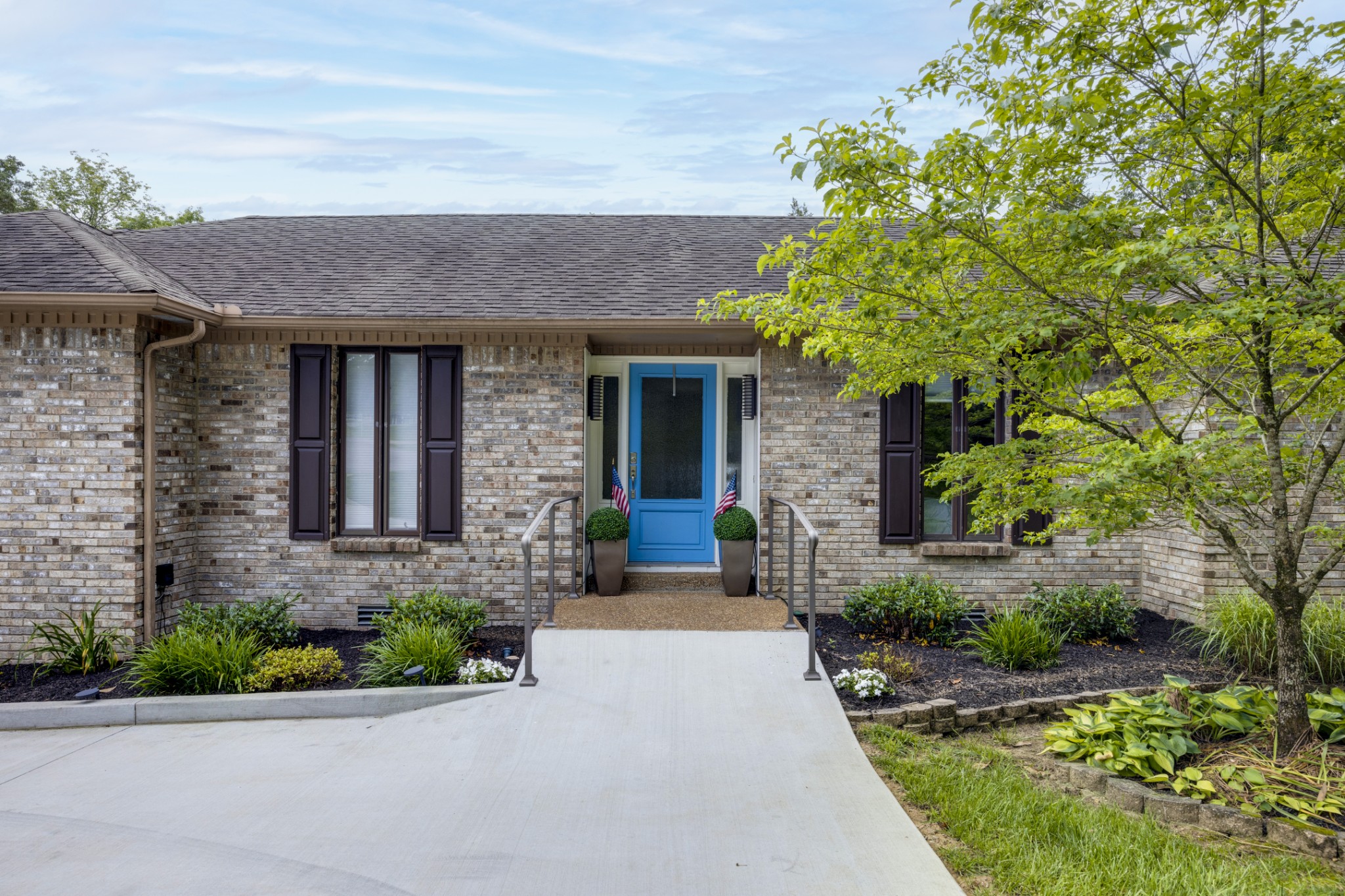 930 Graceland Ct