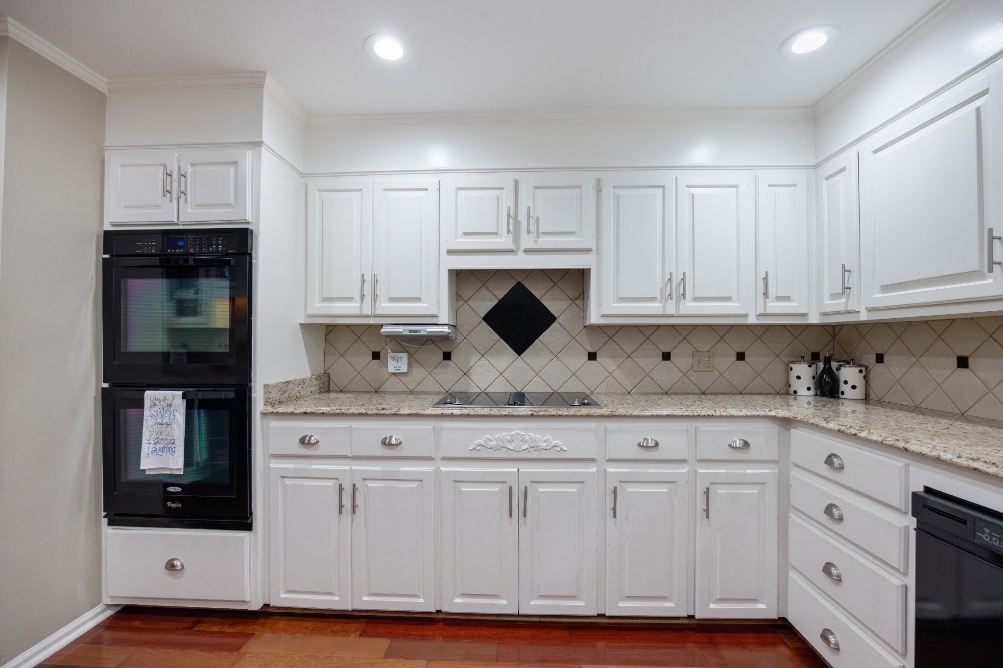 930 Graceland Ct