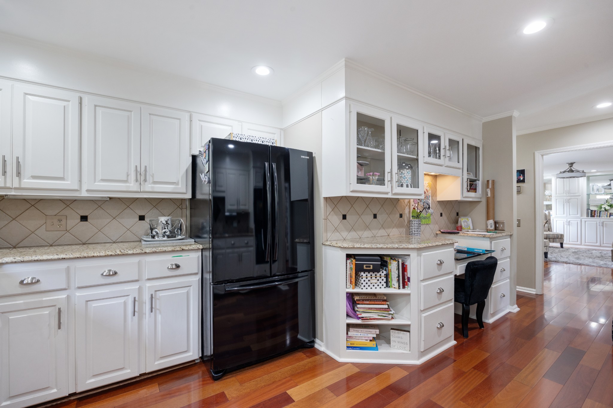 930 Graceland Ct