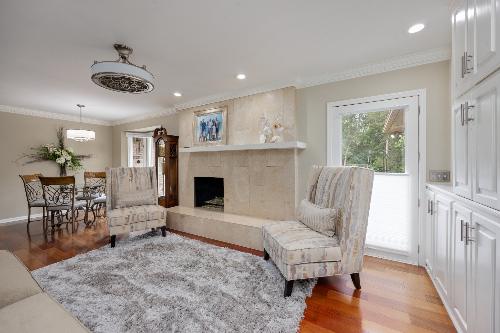 930 Graceland Ct