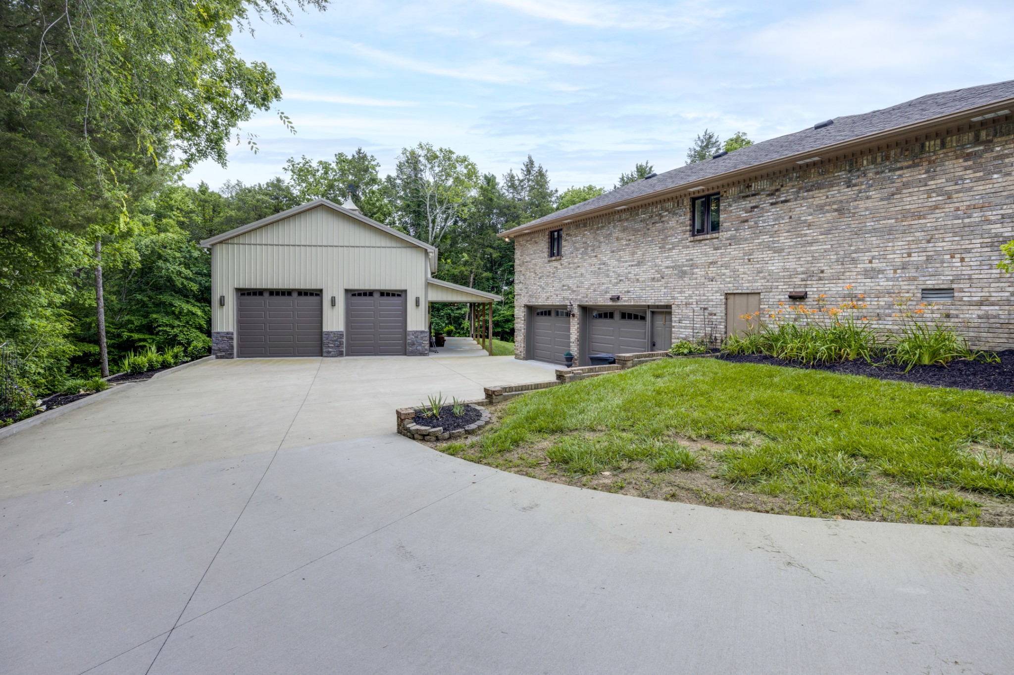 930 Graceland Ct