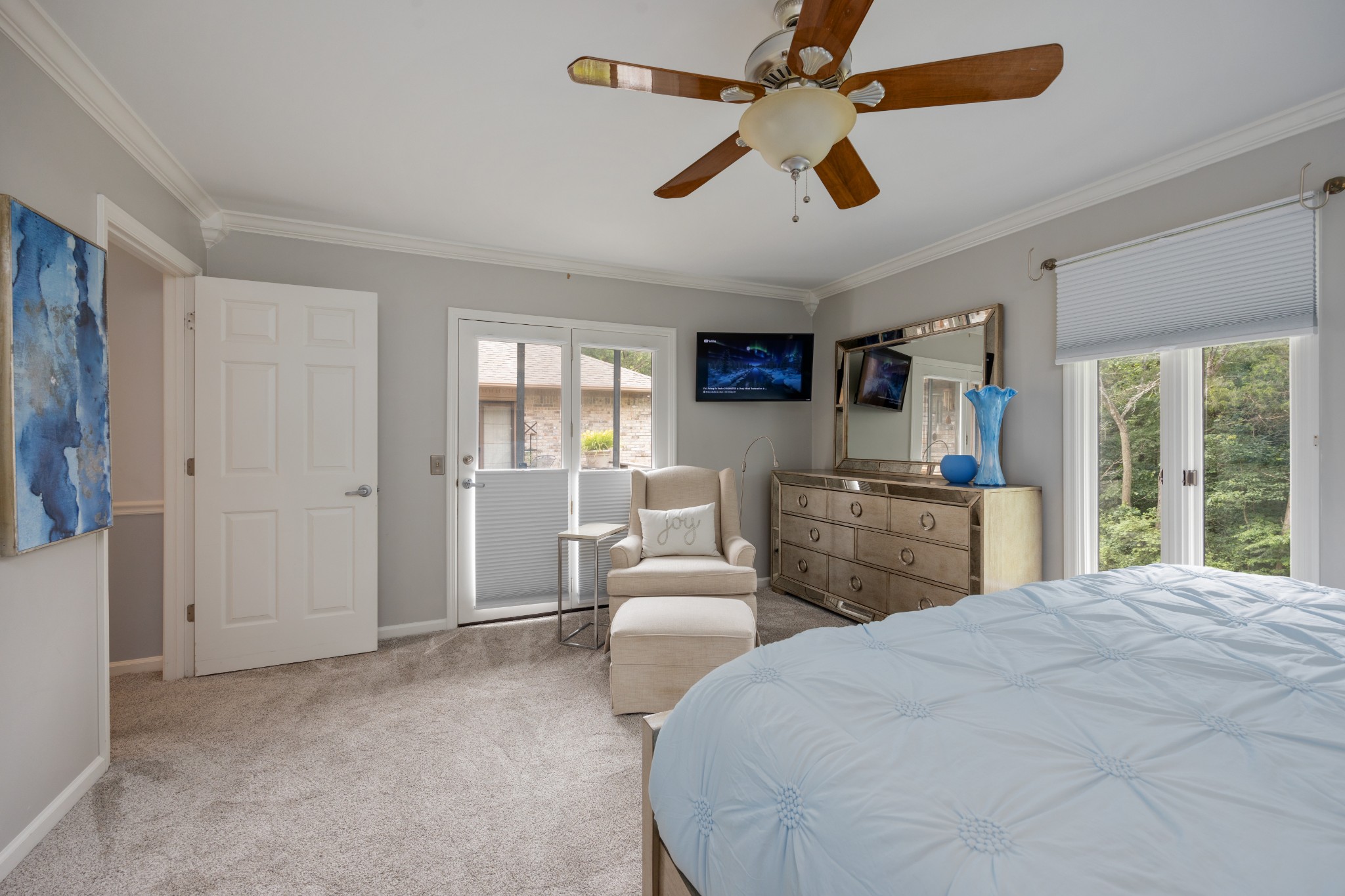 930 Graceland Ct