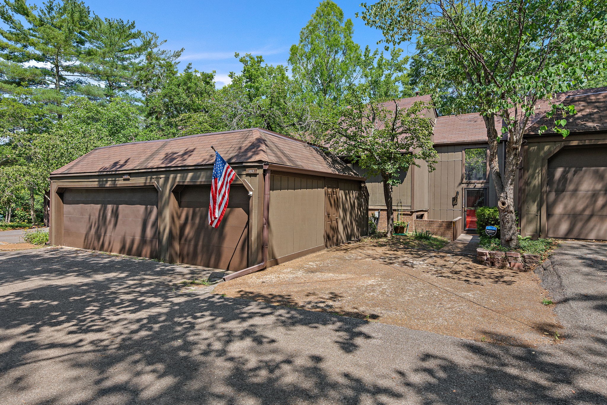 107 Holly Forest
