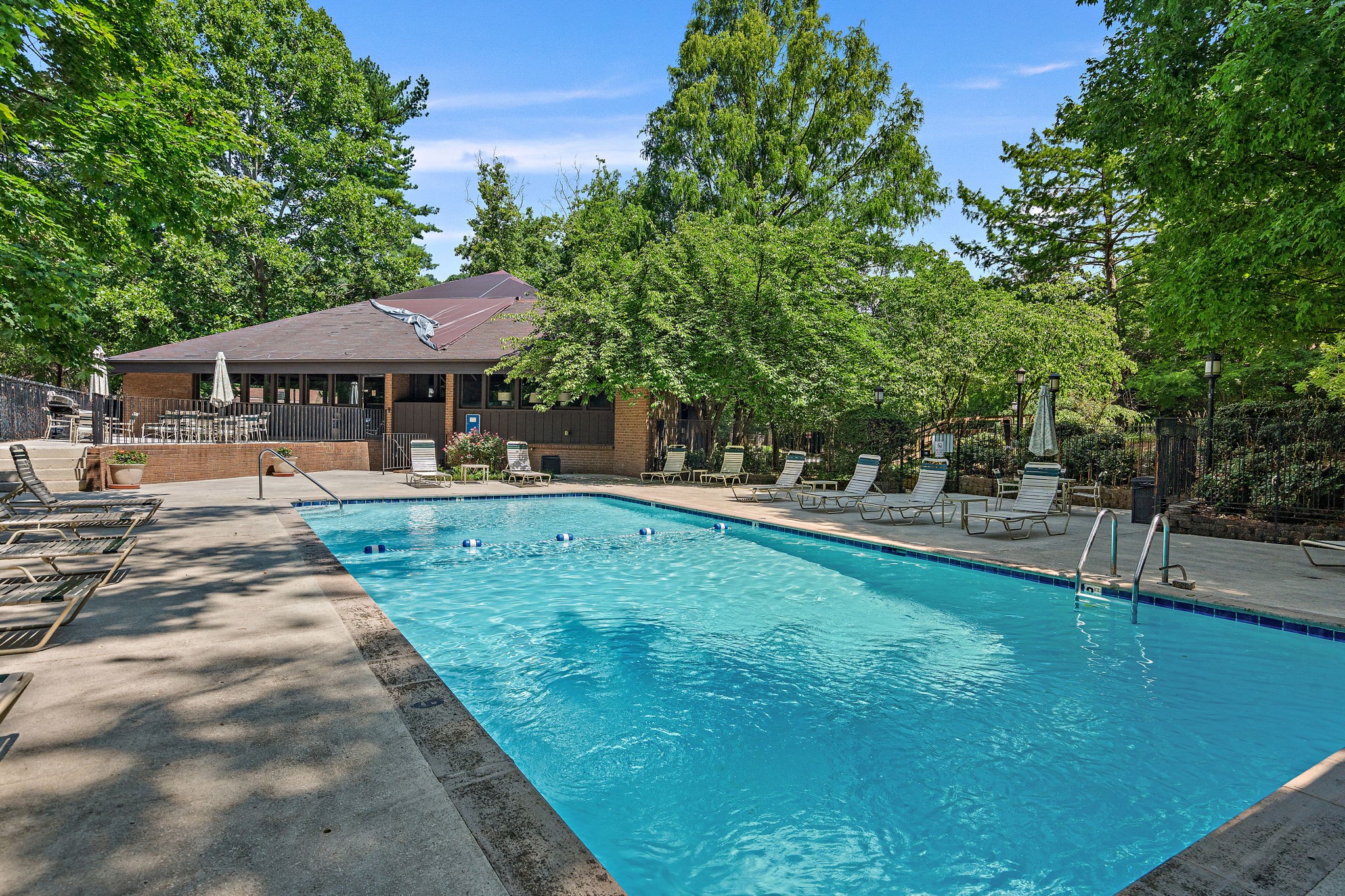 107 Holly Forest