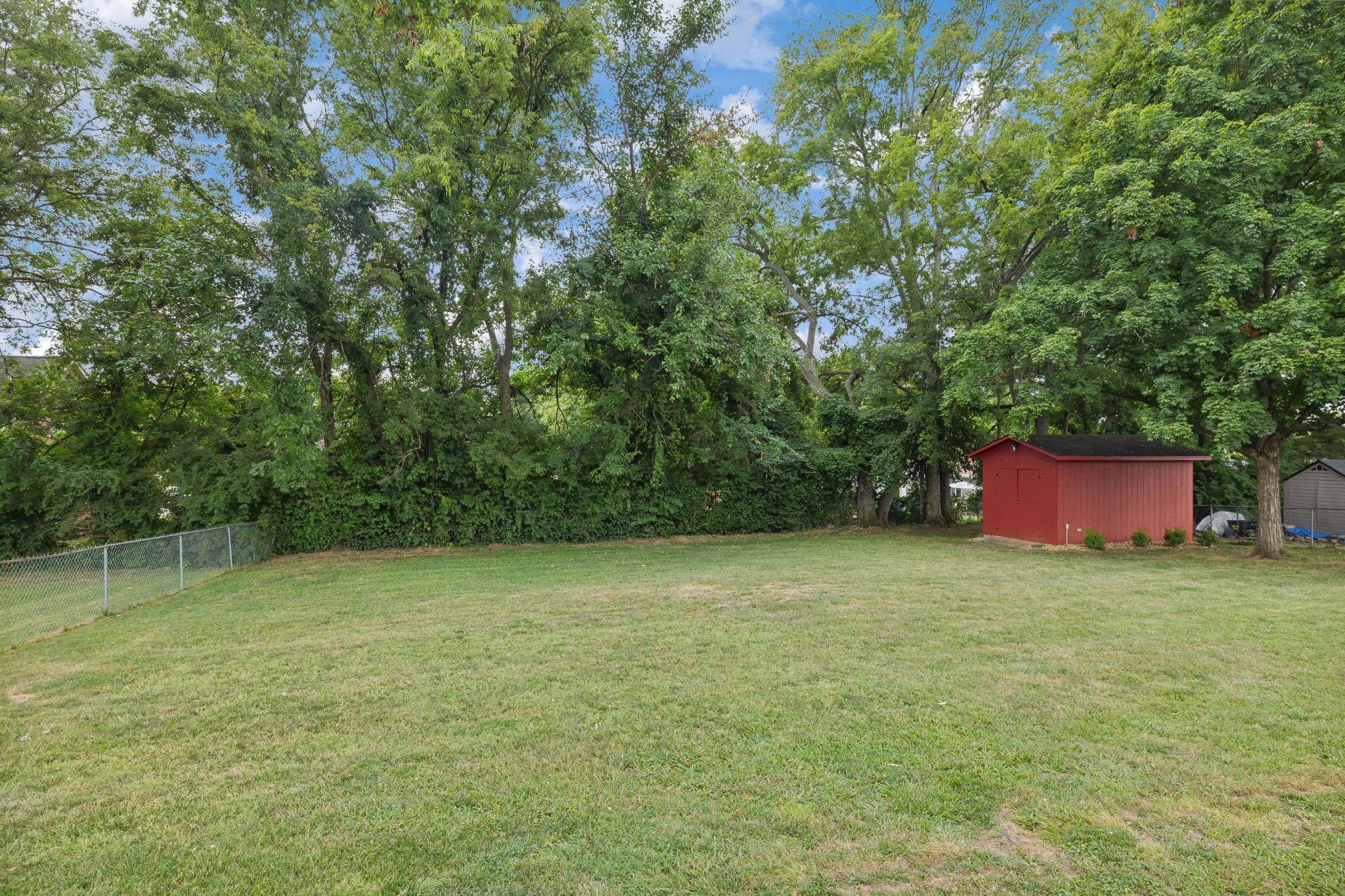 2717 Lakeland Dr