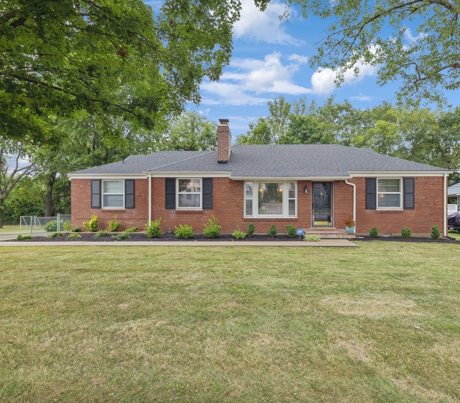 2717 Lakeland Dr