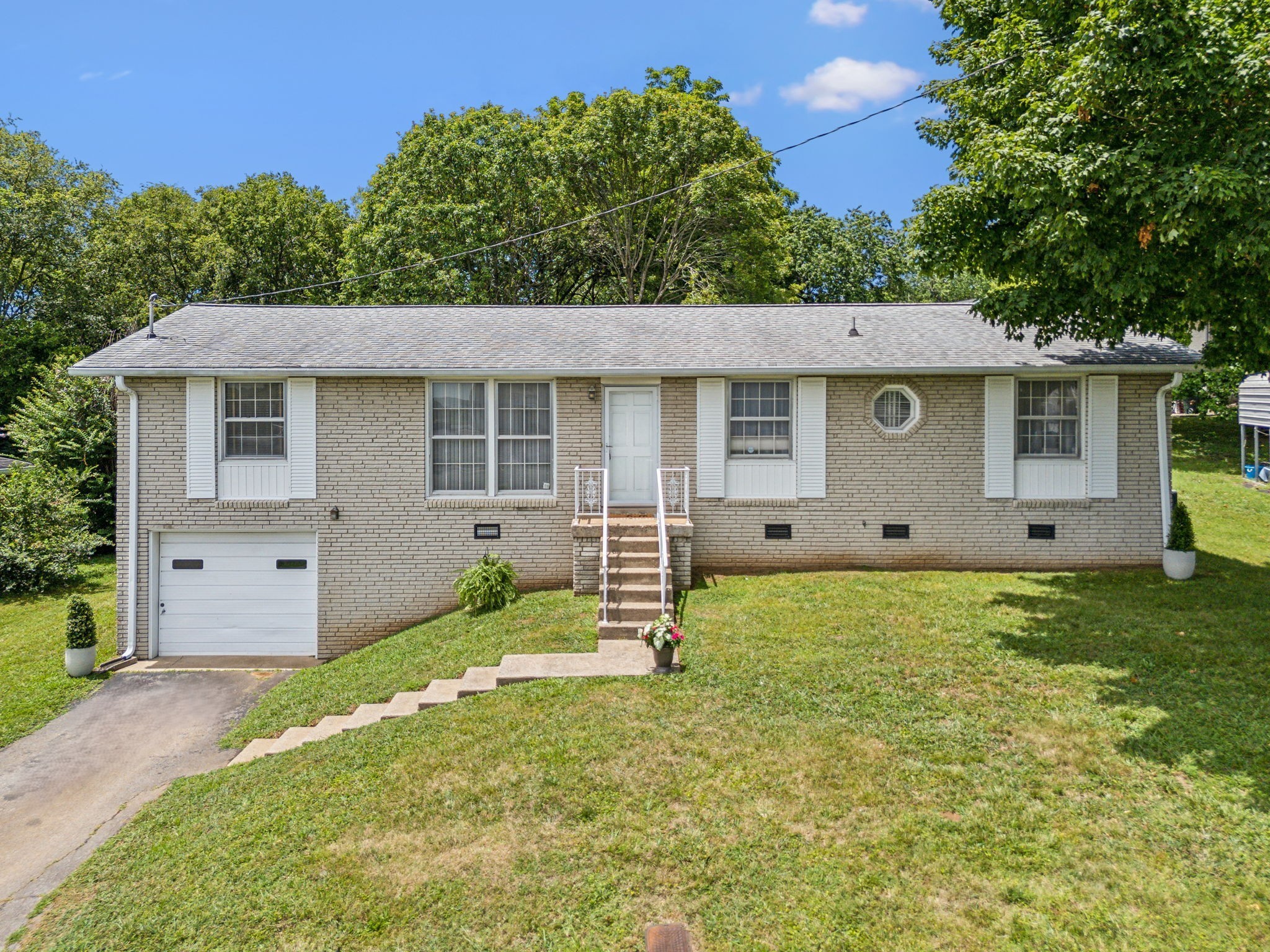 302 Bonnaspring Dr
