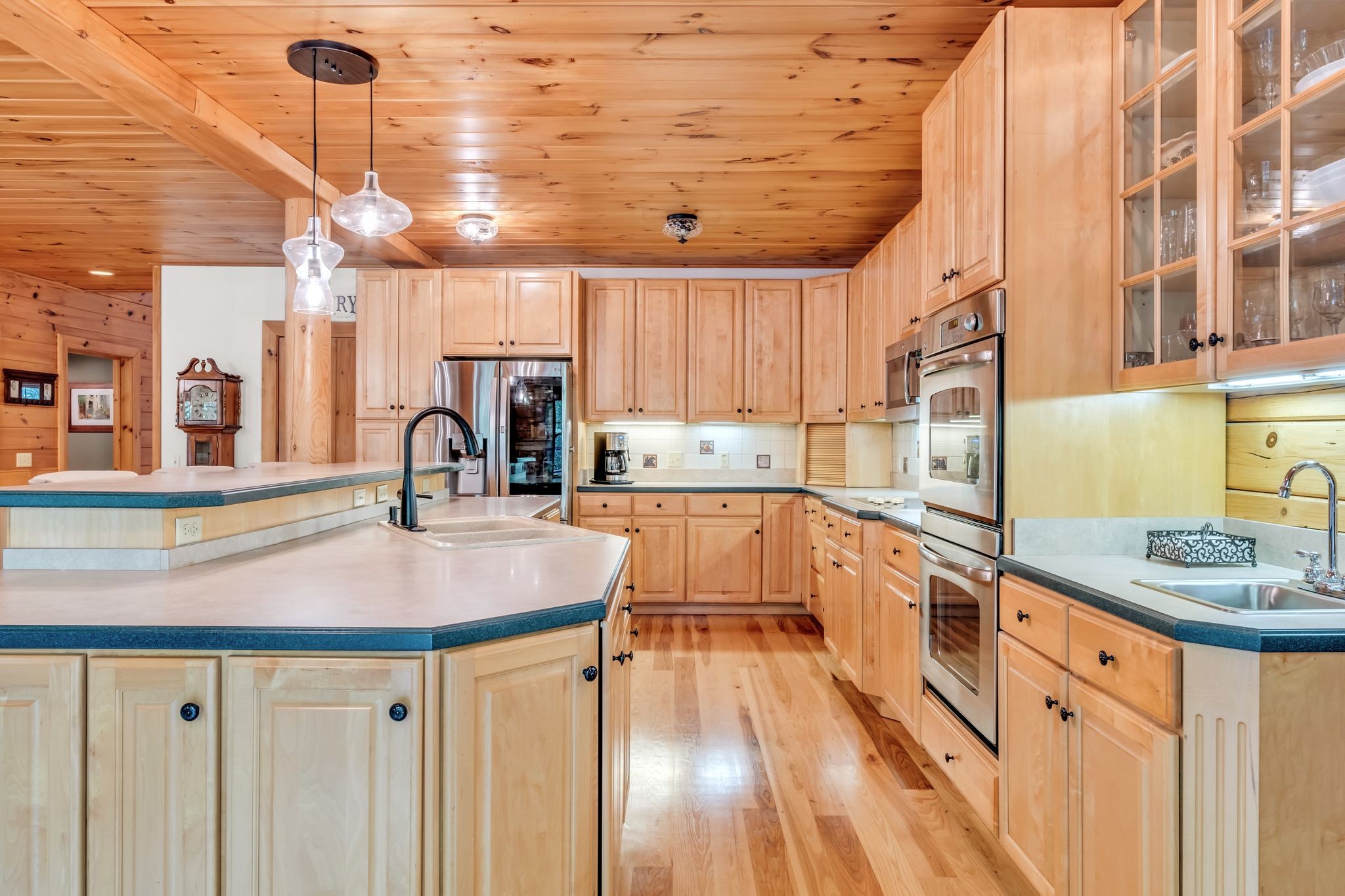 568 SW Cook Rd