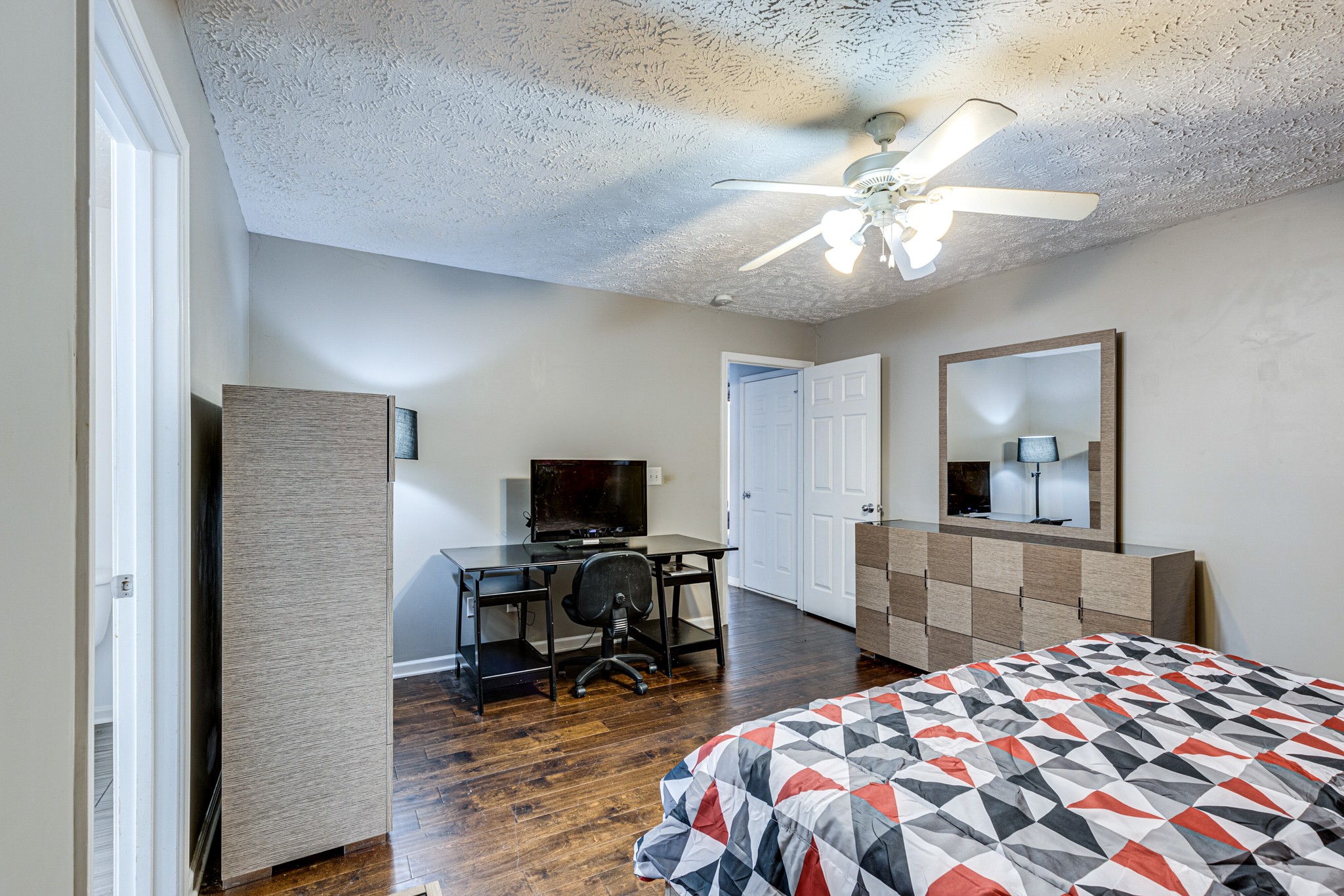 4064 Sequoia Trl