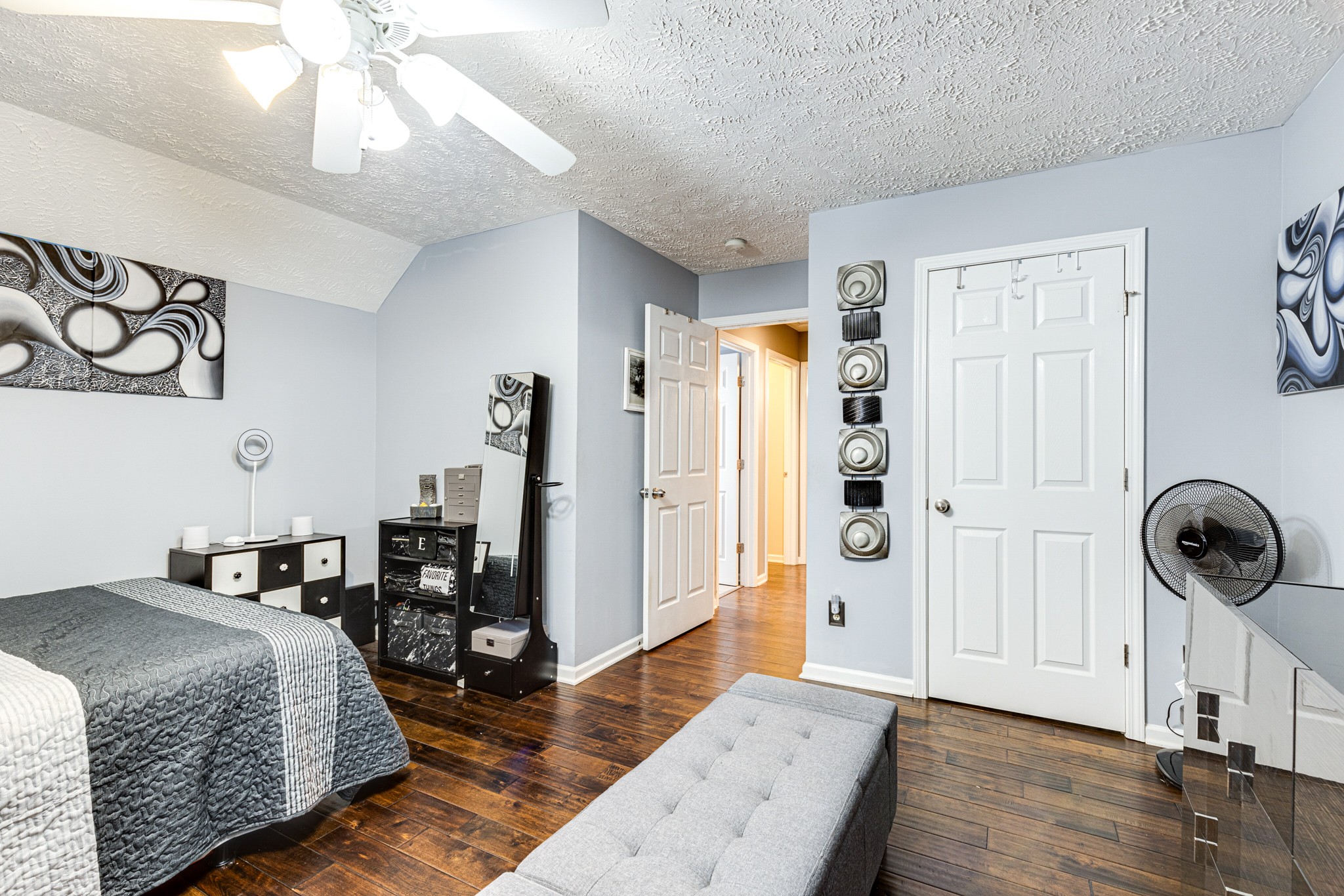 4064 Sequoia Trl
