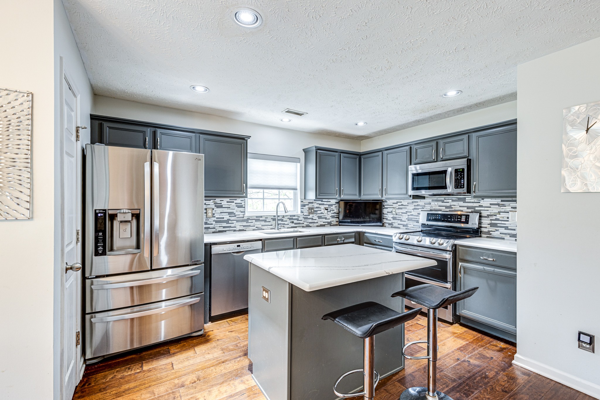 4064 Sequoia Trl