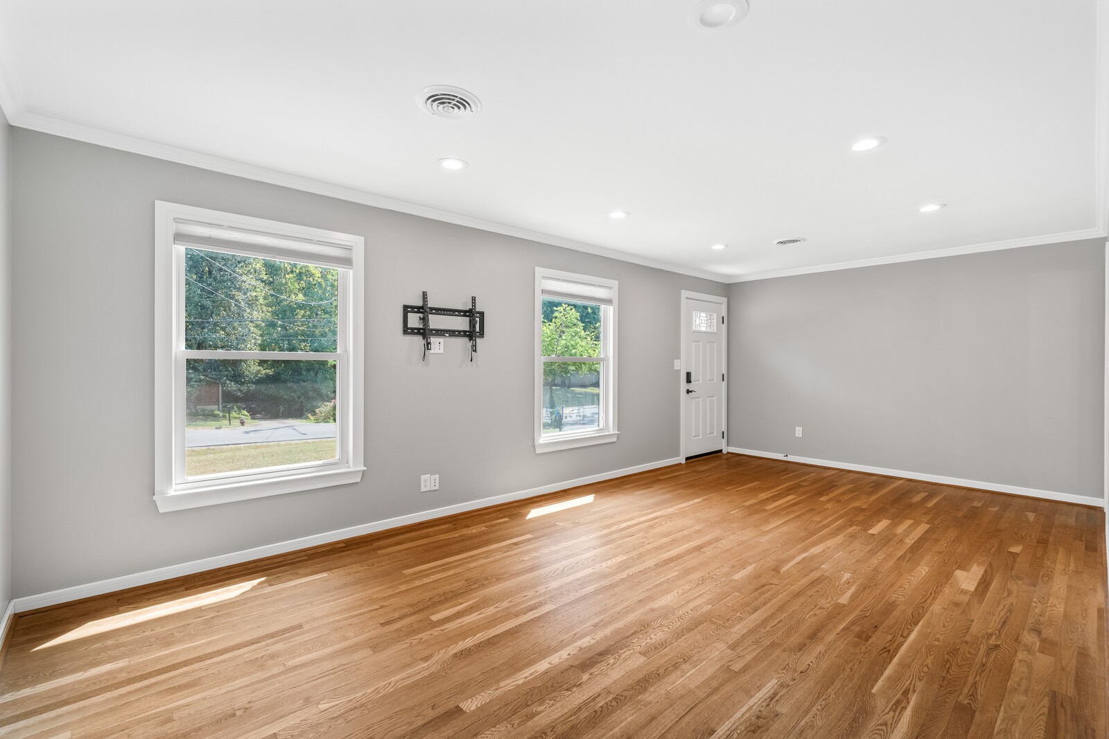 322 Lynn Dr