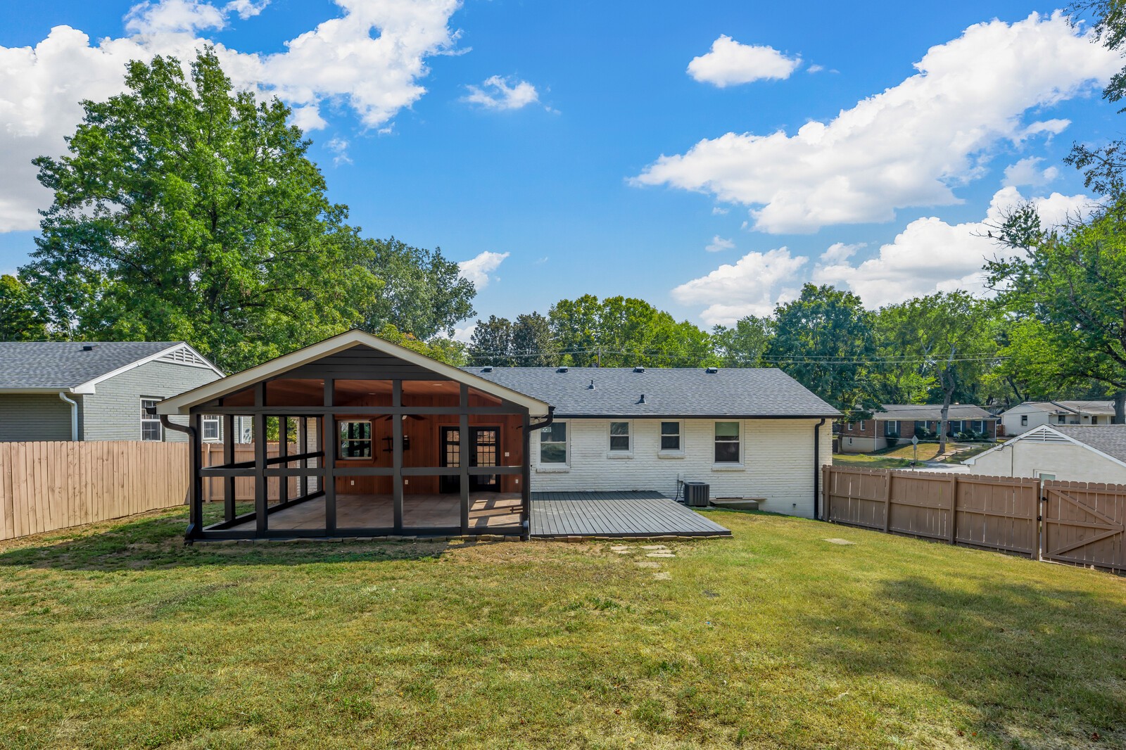 322 Lynn Dr