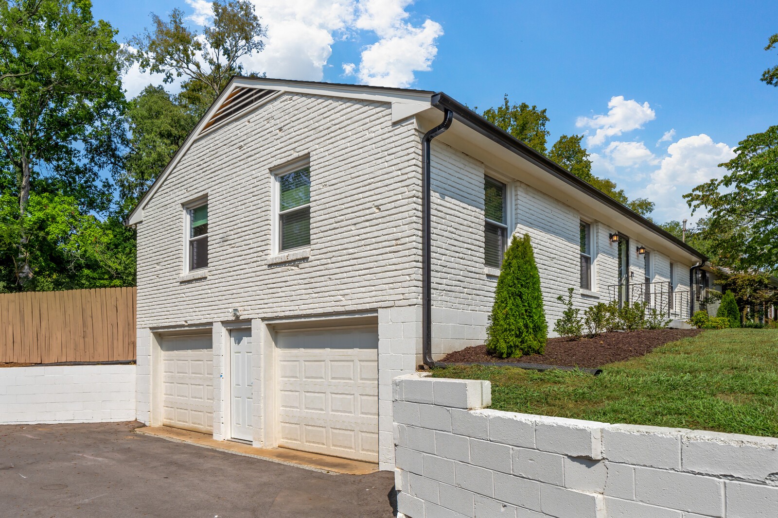 322 Lynn Dr