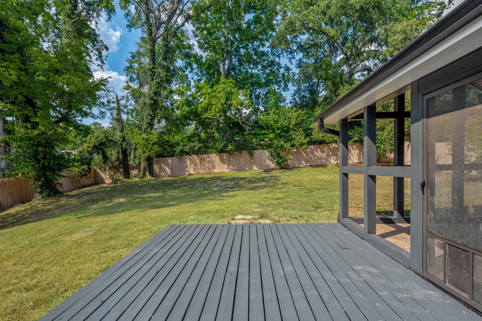322 Lynn Dr