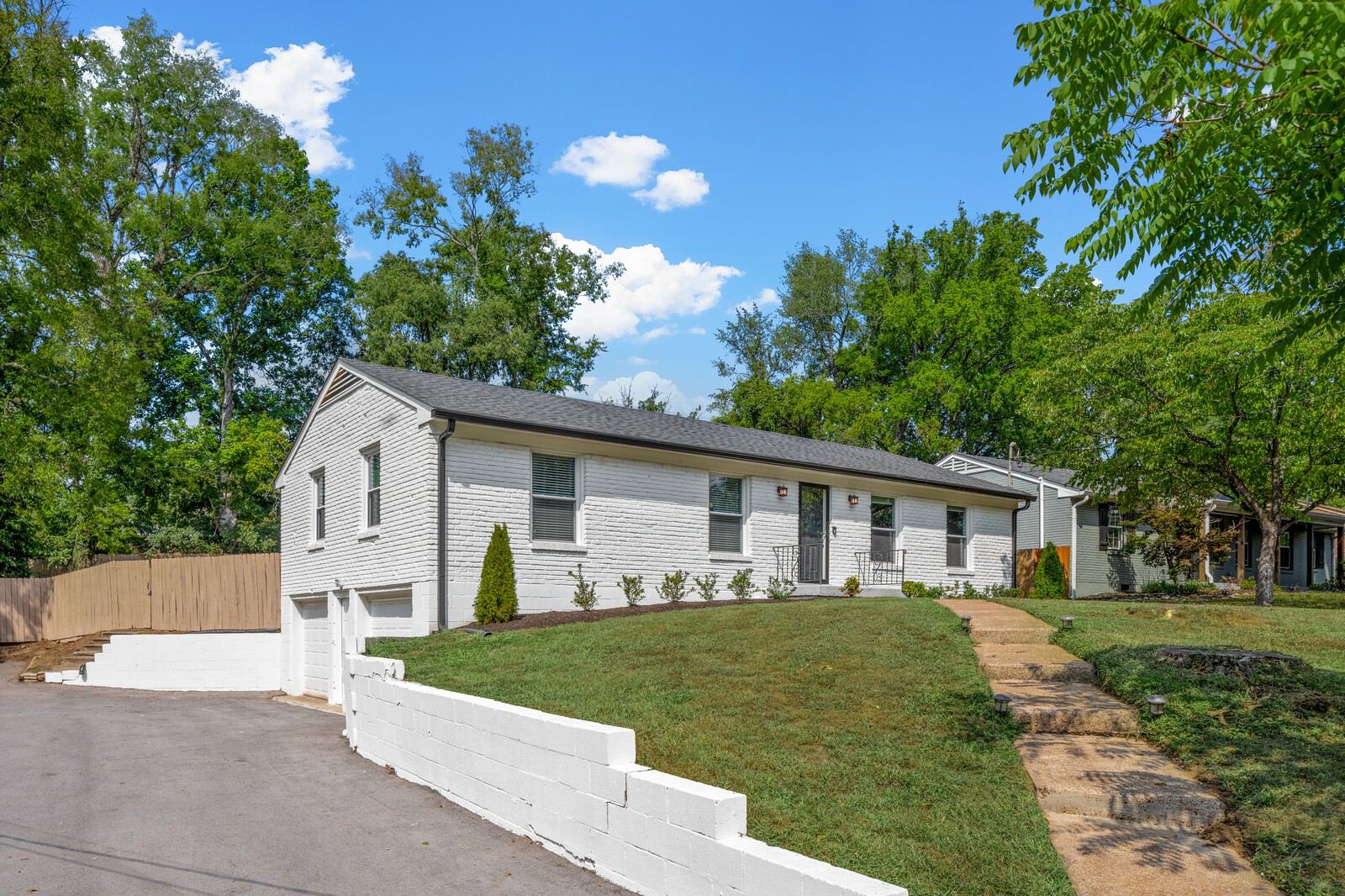 322 Lynn Dr