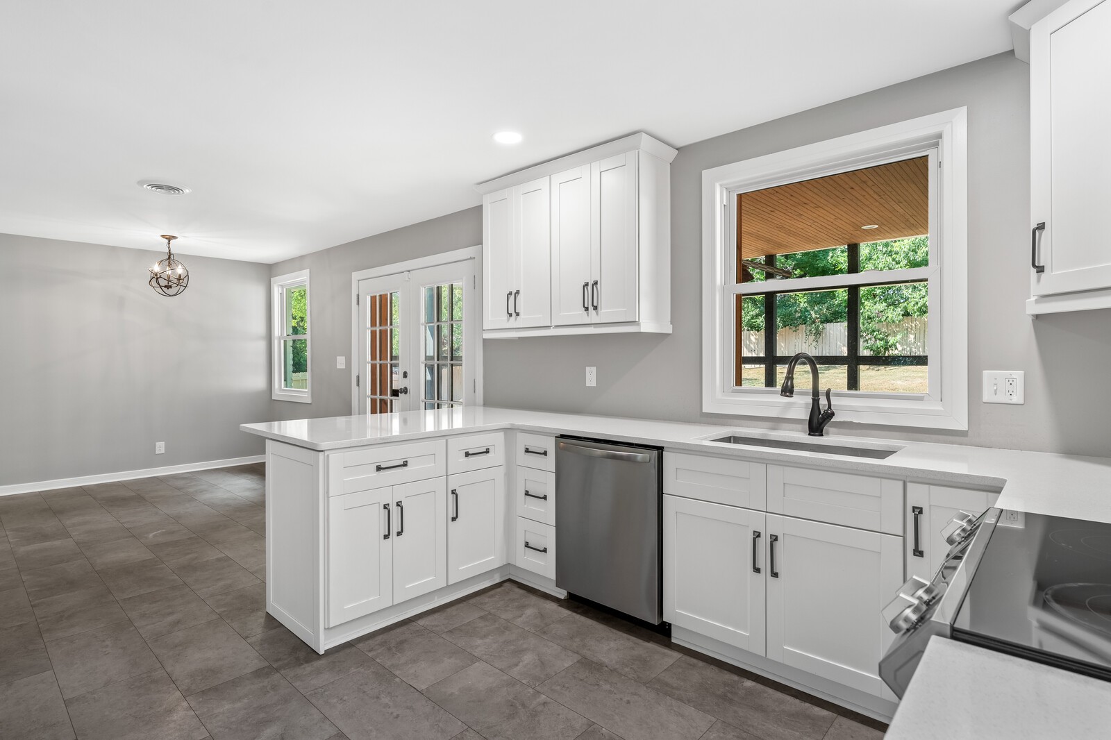 322 Lynn Dr
