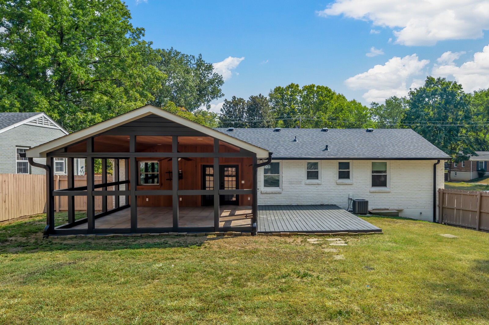 322 Lynn Dr