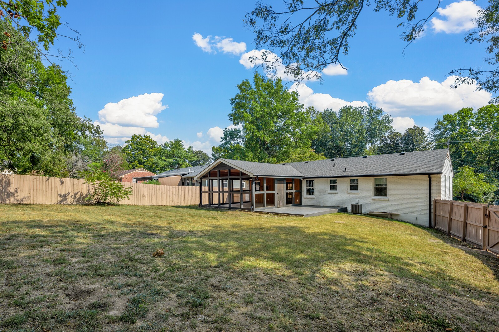 322 Lynn Dr