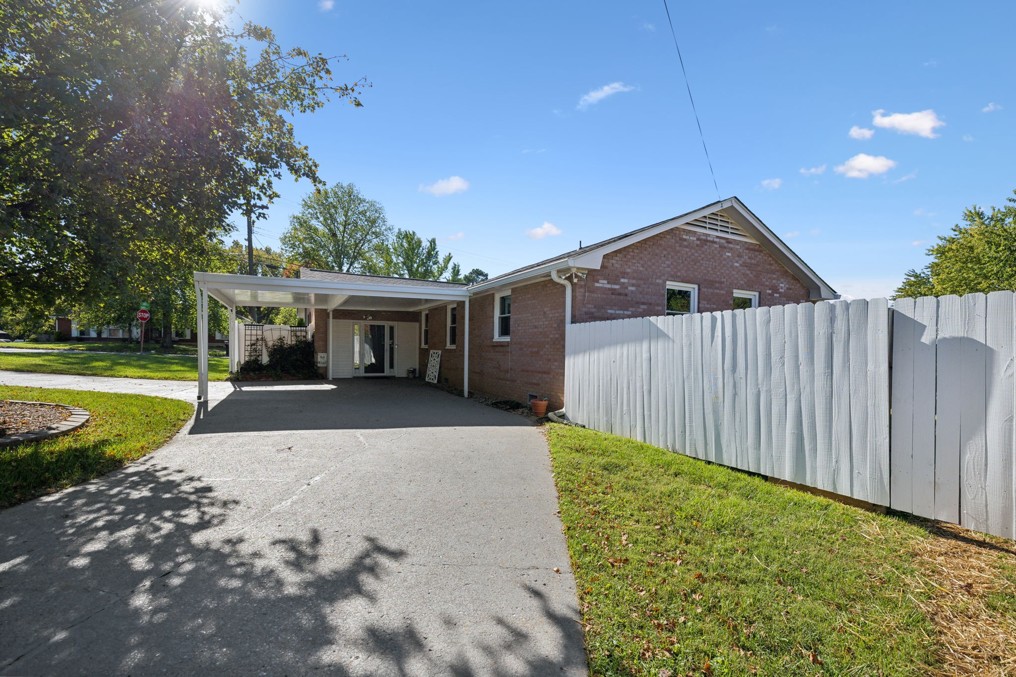 3674 Tampa Dr